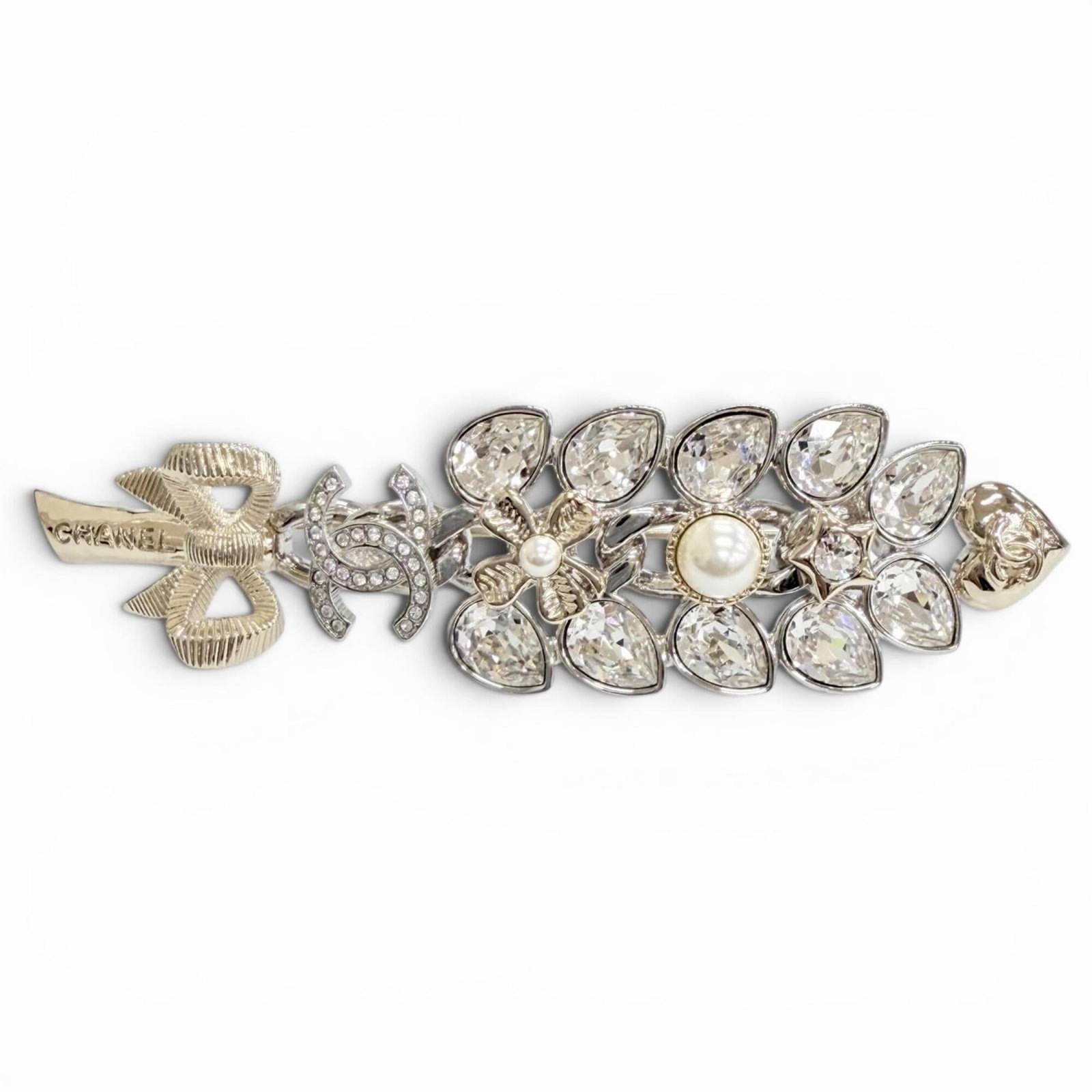 Chanel Brooch: Chanel Brooch Gold Chanel Brooch, 2.3cm x 8.5cm, bears a signature. This used item is in like new condition with hardly any traces of usage. A nice gold brooch from the iconic French fashion house. It