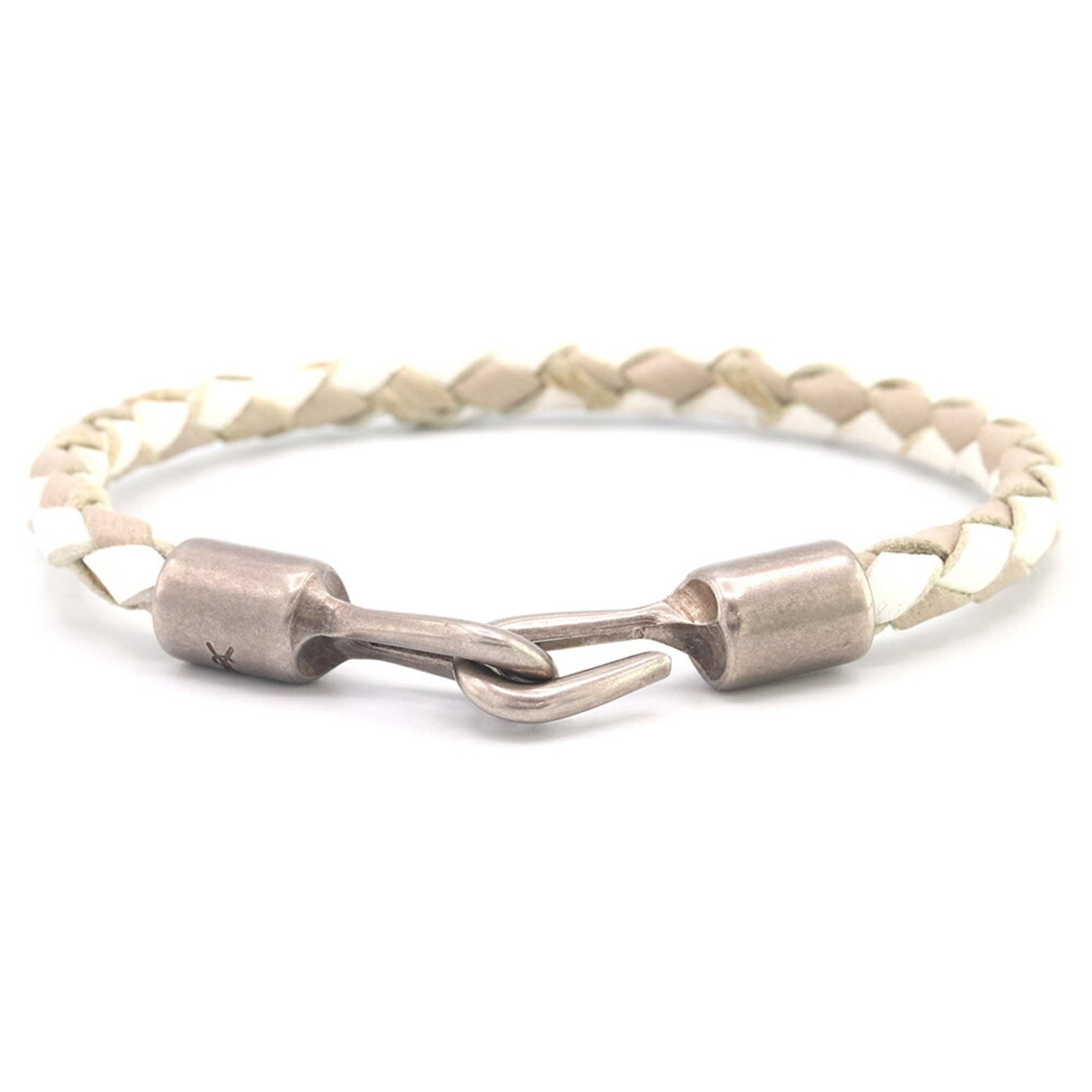 Leather metal Saint Laurent charm bracelet: Leather metal Saint Laurent charm bracelet Gray and white leather, paired with metal accents, create a sleek look in this Saint Laurent charm bracelet. Measuring 19cm in length, it features traces of