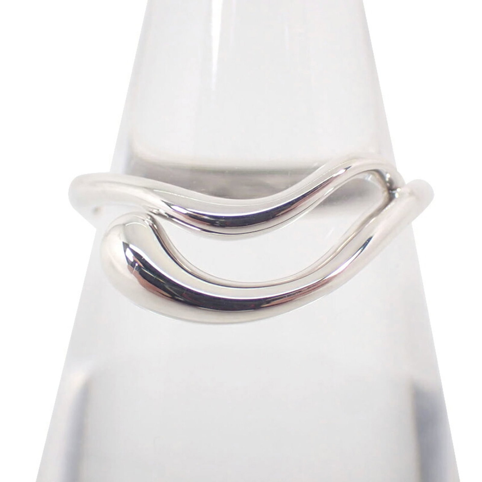 Sterling Silver Ring Tiffany Band: Sterling Silver Ring Tiffany Band Sterling Silver Ring Tiffany Band - A Pre-Owned Women's Band in Excellent Condition. This 50mm sterling silver band features the iconic Tiffany brand and has a few tr