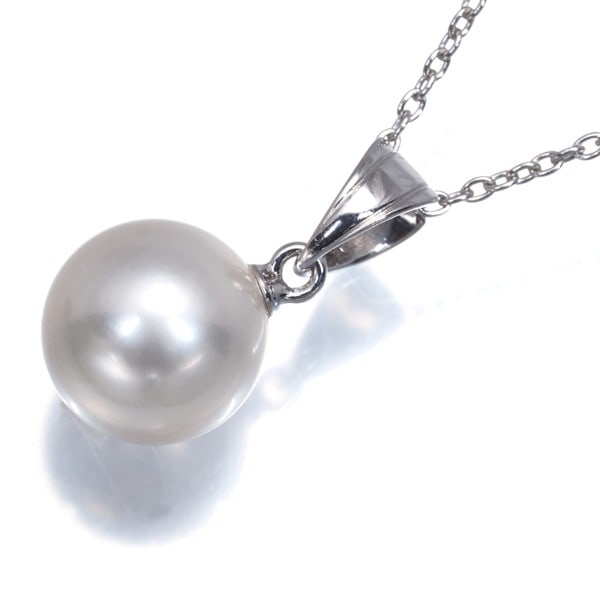 Tasaki Necklace Akoya Pearl 8.3Mm Solitaire 18K 750 White Gold: Tasaki Necklace Akoya Pearl 8.3Mm Solitaire 18K 750 White Gold Tasaki Necklace Akoya Pearl 8.3Mm Solitaire 18K 750 White Gold - A stunning solitaire pendant featuring a cultured Akoya pearl, set in