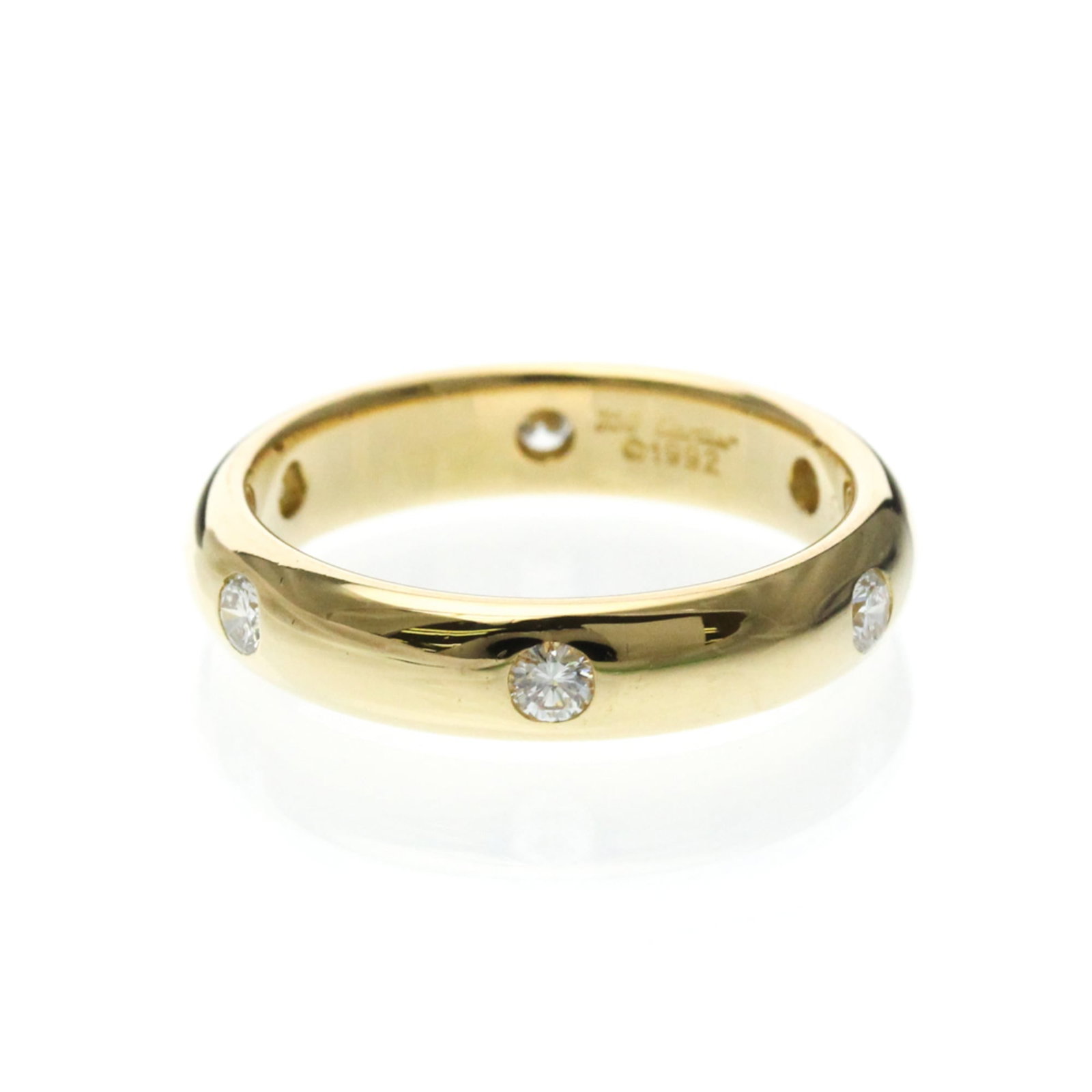 Yellow Gold Ring 18K Cartier: Yellow Gold Ring 18K Cartier Yellow Gold Ring 18K Cartier - A Fashion Statement in 18K Yellow Gold. This beautiful band ring features a diamond stone and is made from high-quality 18K yellow gold,