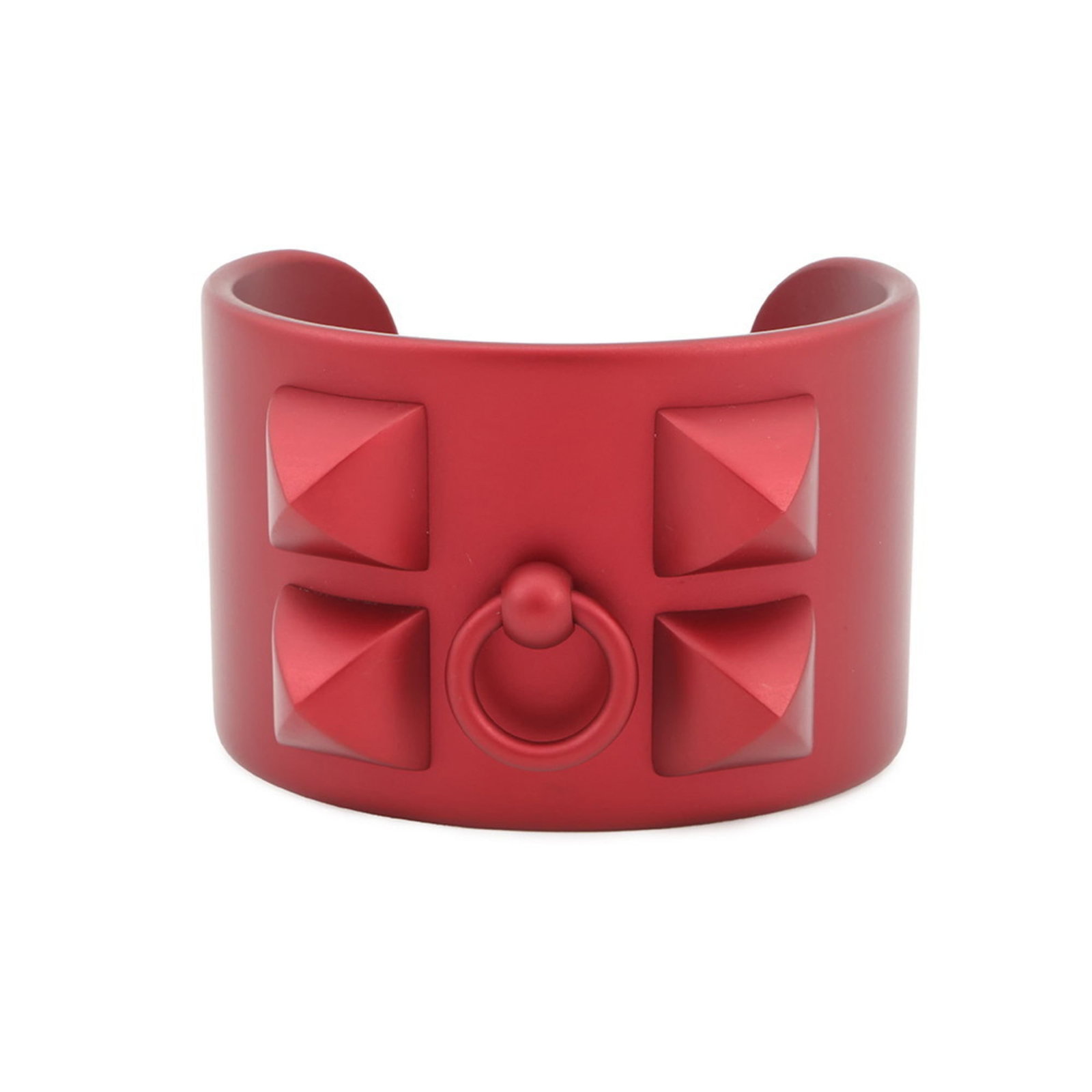 Hermes Charm of Aluminum: Hermes Charm of Aluminum The Hermes Charm of Aluminum features a striking red color and sleek design, measuring 15cm in length with a width of 4cm. Made from durable aluminum, this charm bracelet boas
