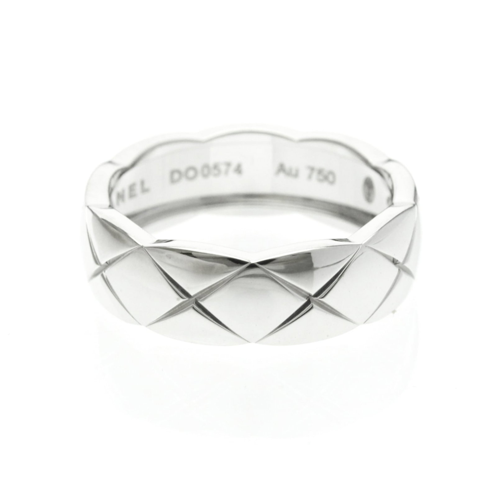 Chanel White Gold Ring Band 18K: Chanel White Gold Ring Band 18K 18K White Gold Band Ring from Chanel, featuring a sleek and sophisticated design. This fashion band ring boasts a slender profile with a width of 6.7mm, making it a