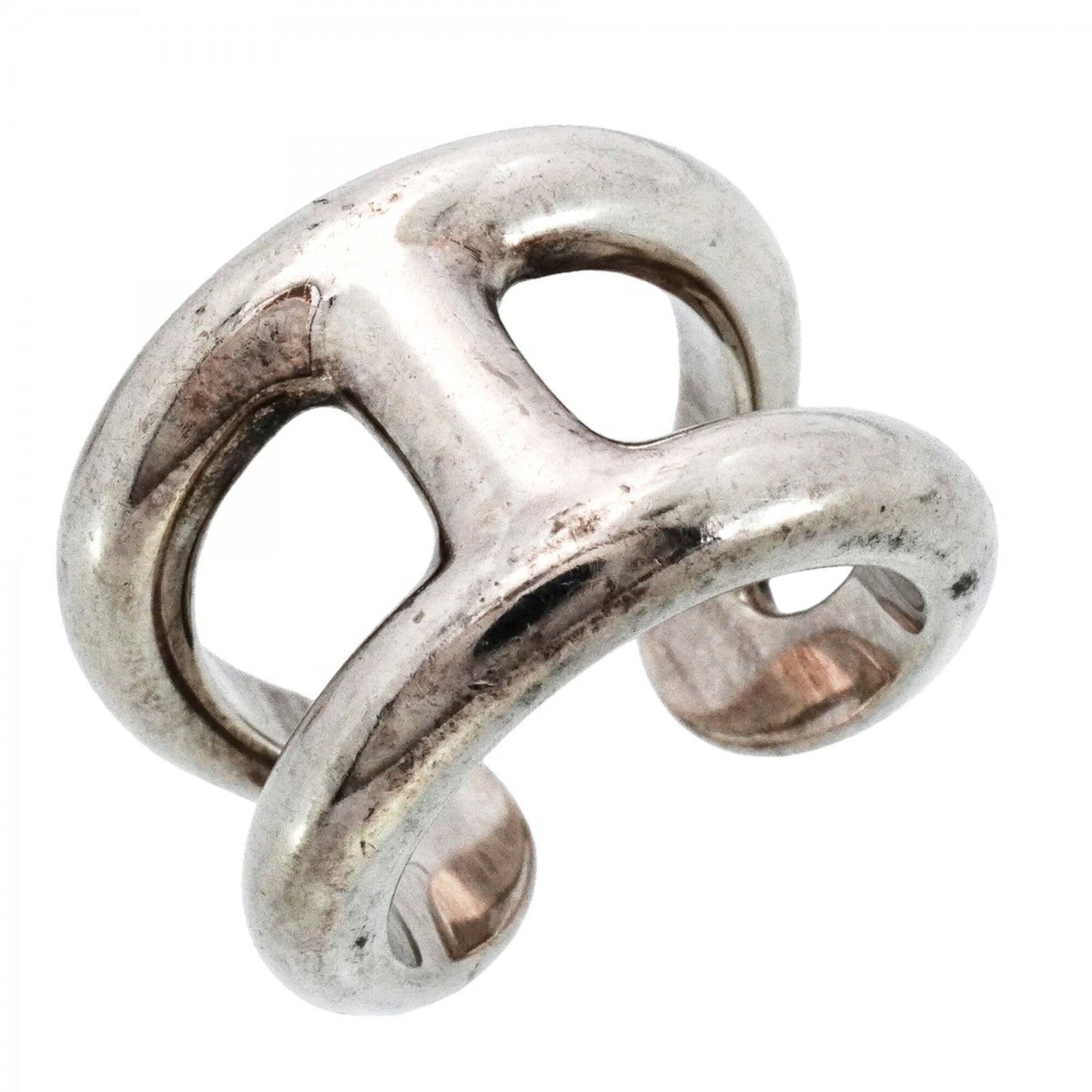 Ring Hermes Silver Band 925: Ring Hermes Silver Band 925 The Hermes Silver Band 925 features a sleek and modern design, crafted from high-quality silver. With its classic style and subtle details, this band ring makes a timeless 