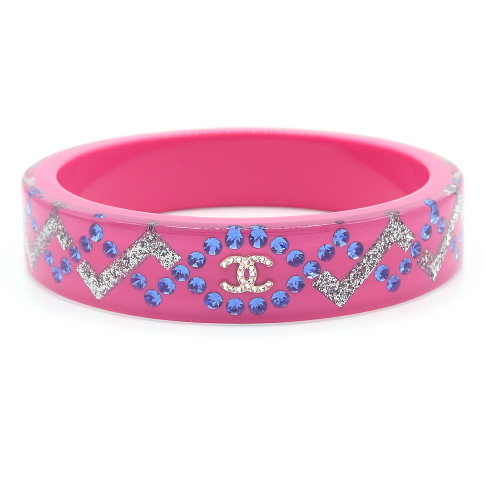 Chanel Bangle Resin: Chanel Bangle Resin This Chanel resin bangle boasts a vibrant pink hue and sleek design, measuring 6.4cm in diameter and 20.3cm in length. The subtle scratches and minor wear add to its unique charact