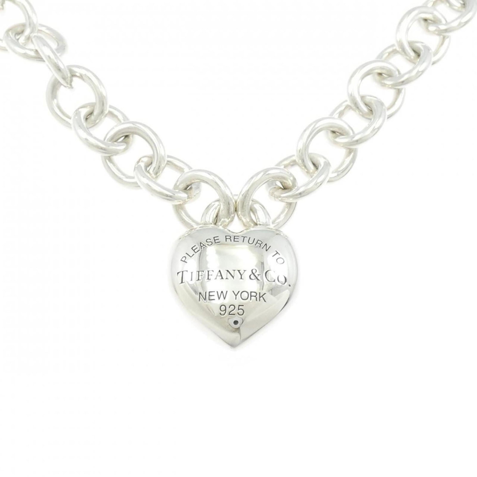 Full Heart Toggle Necklace by Tiffany: Full Heart Toggle Necklace by Tiffany Silver 925 Full Heart Toggle Necklace by Tiffany, featuring a 31mm x 24.7mm pendant with a silver finish, measures 40 cm in circumference and bears a signature. T
