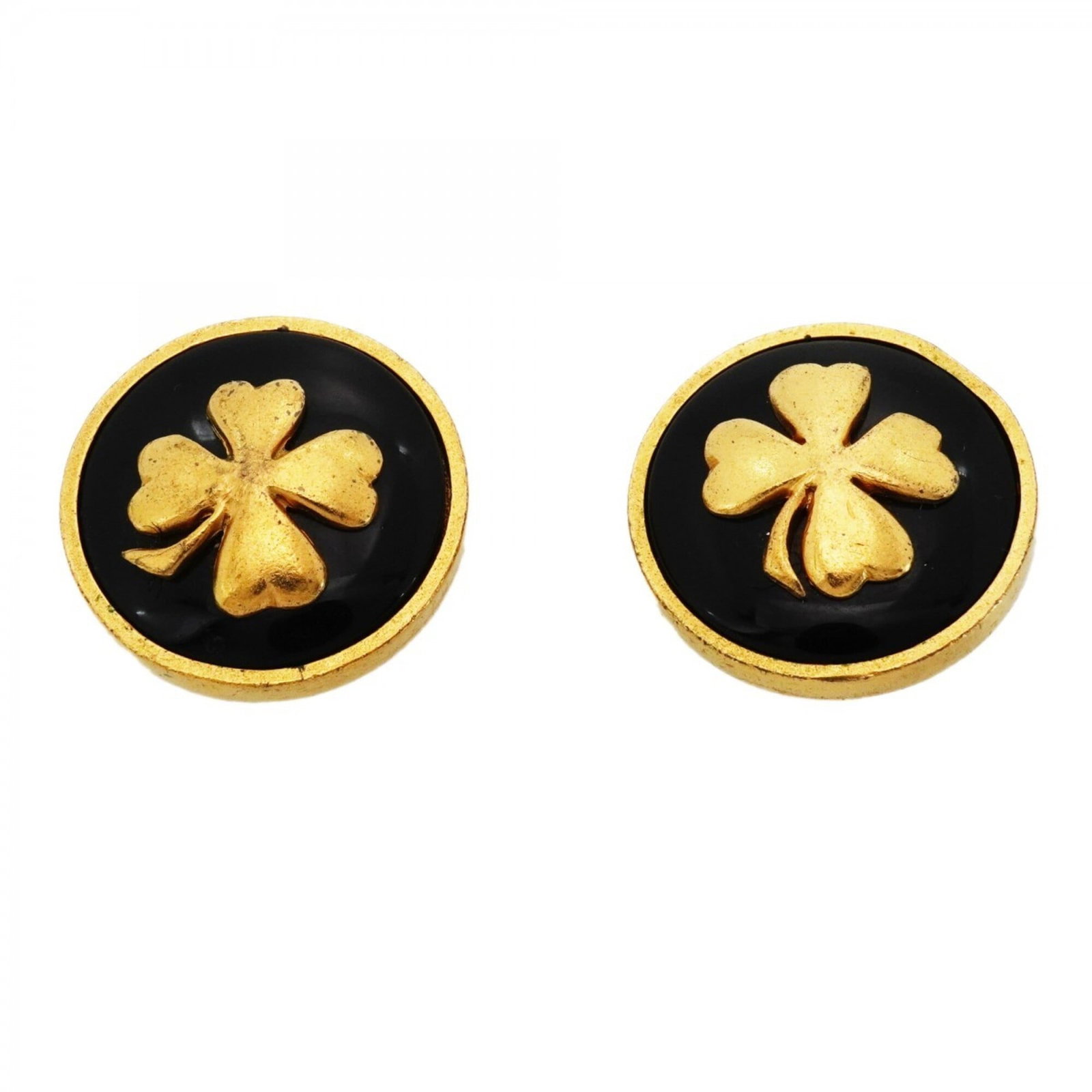 Clip earrings gold plating by Chanel: Clip earrings gold plating by Chanel Clip earrings with gold plating from Chanel, bearing traces of usage and minor scratches. The black and gold design adds a touch of elegance to any outfit.