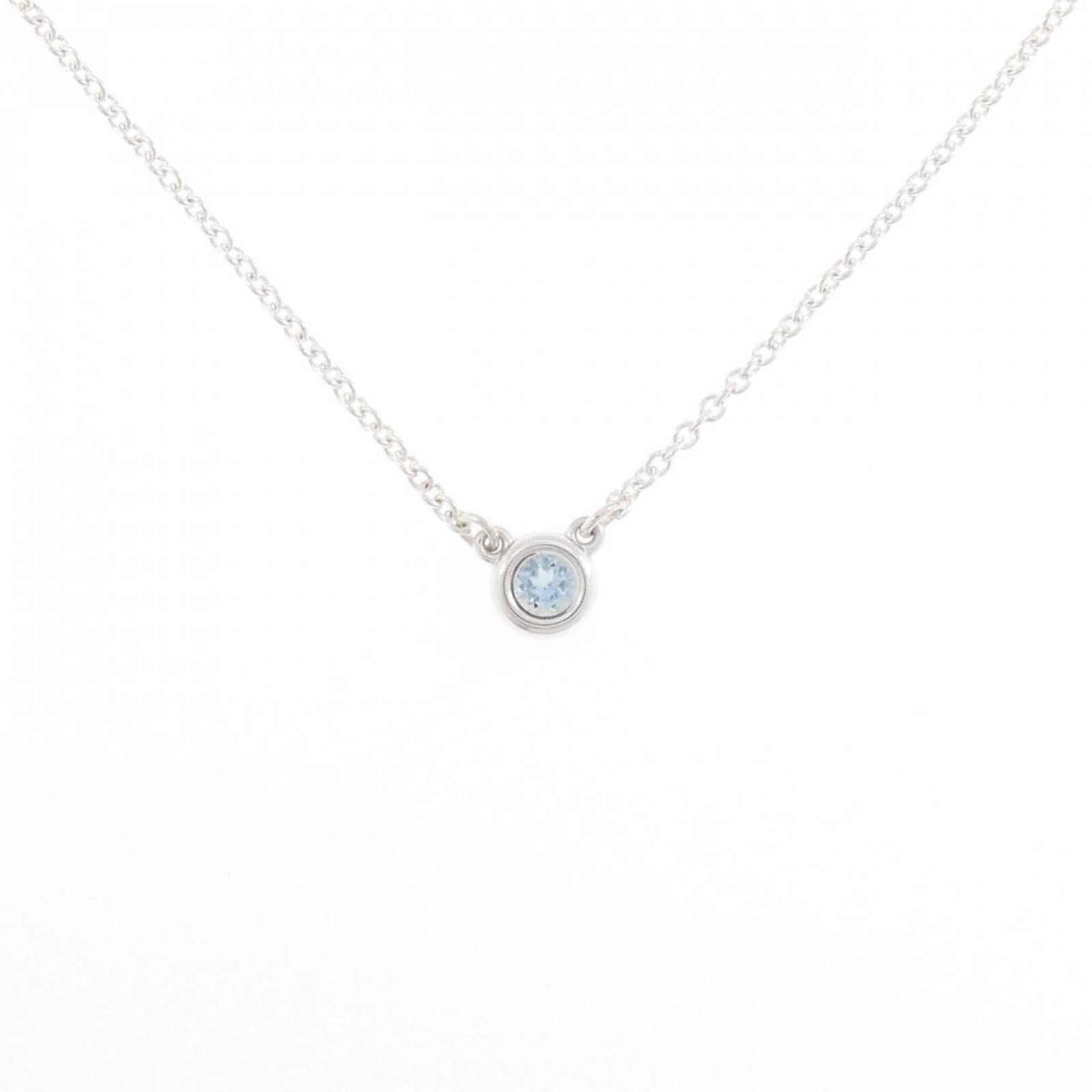 Tiffany Necklace by the yard: Tiffany Necklace by the yard Silver 925 Tiffany Necklace features an Aquamarine stone and has a neck circumference of 41 cm. The pendant measures 4.6mm in size, with some minor scratches and dirt