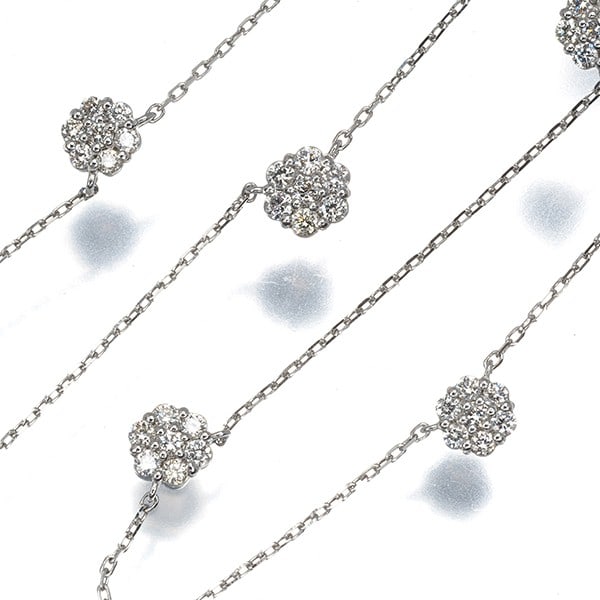 Diamond 1.00Ct Flower Station 9P Necklace 850 Platinum/ 1000 Platinum: Diamond 1.00Ct Flower Station 9P Necklace 850 Platinum/ 1000 Platinum Platinum 850, this necklace showcases a stunning 1.00Ct diamond set in a beautiful flower-shaped pendant, surrounded by nine spark