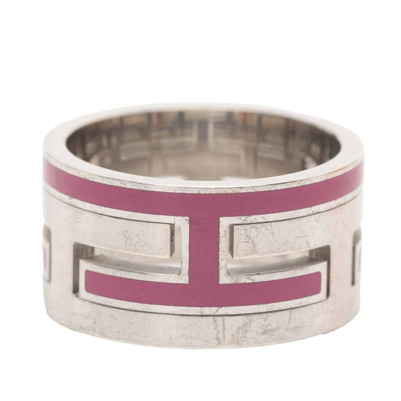 Ring Hermes Silver Band 925: Ring Hermes Silver Band 925 Silver band ring from Hermes, made from 925 sterling silver. The ring features a classic design with subtle signs of wear and minor scratches, giving it a well-loved look.