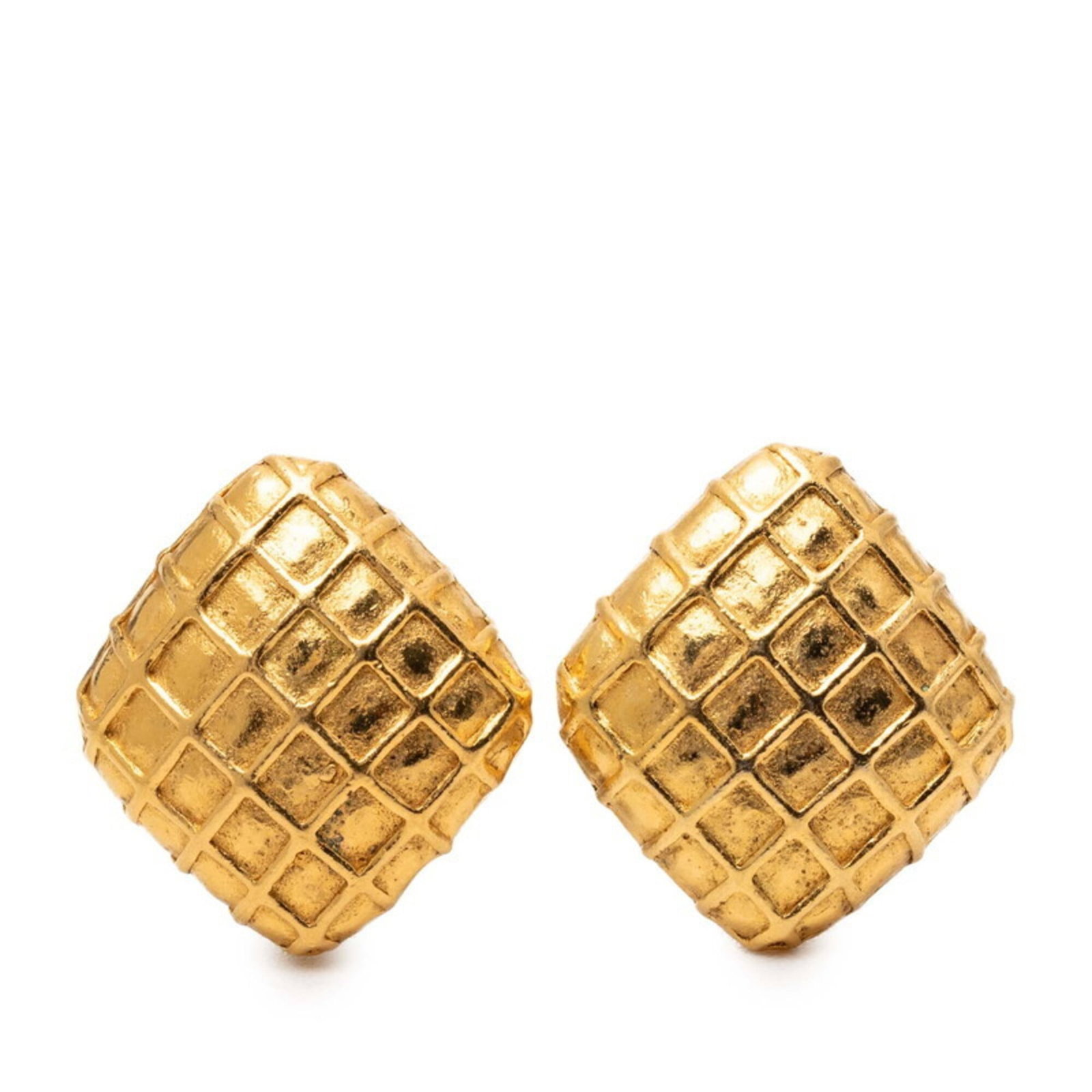 Clip earrings gold plating by Chanel: Clip earrings gold plating by Chanel Gold plating by Chanel adds a touch of luxury to these clip earrings, available in a classic gold finish. Made from high-quality materials and bearing a few traces