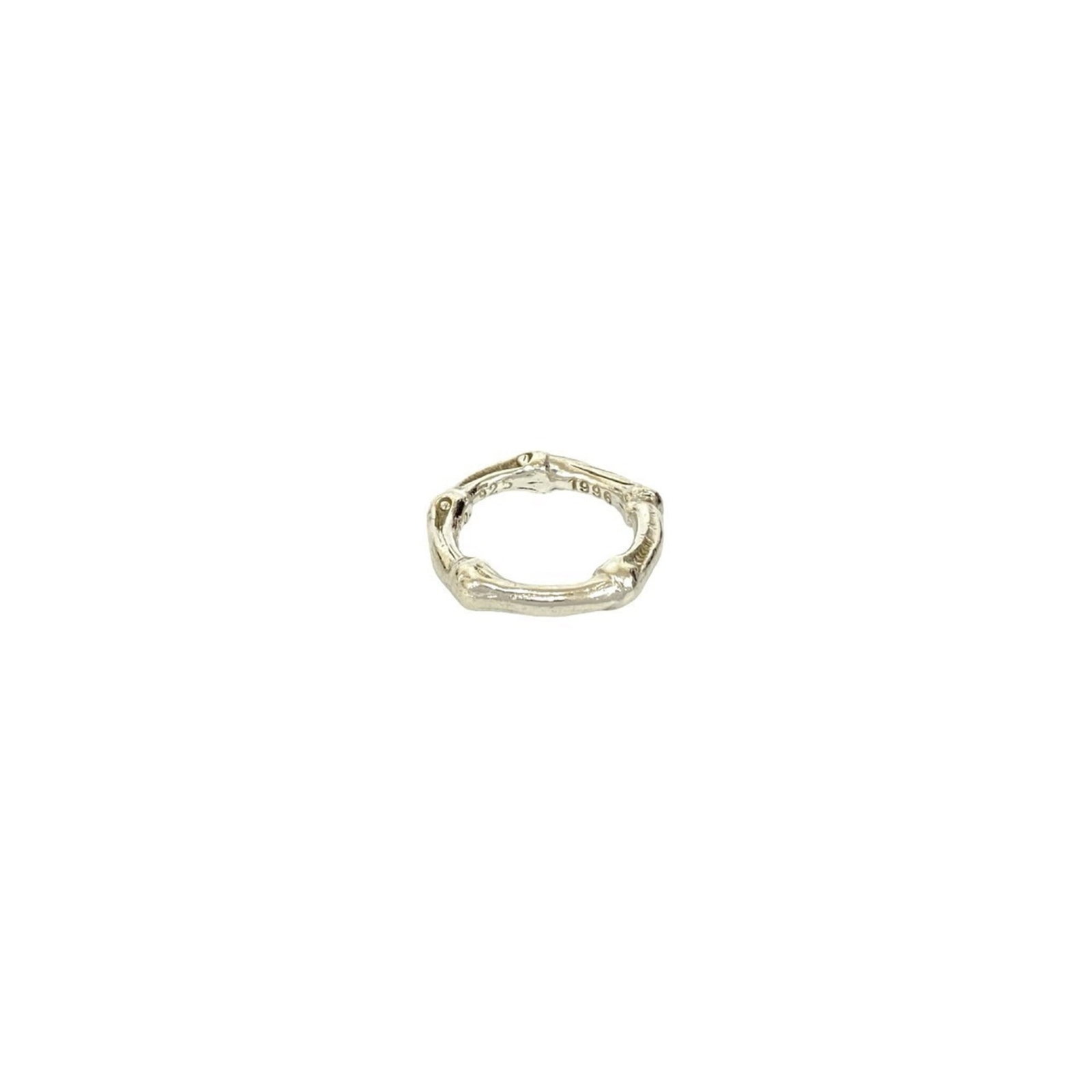 Tiffany Band Ring Silver 925: Tiffany Band Ring Silver 925 Silver 925 band ring from Tiffany, featuring a classic design. The item bears traces of usage and minor scratches, but remains in good condition overall. A pre-owned silve