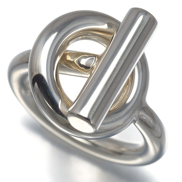 Hermes Ring Echappee Eu49 925 Sterling Silver: Hermes Ring Echappee Eu49 925 Sterling Silver Sterling silver ring from the Echappee collection by Hermes, featuring a sleek design with no main stone. Crafted from high-quality 925 metal, this