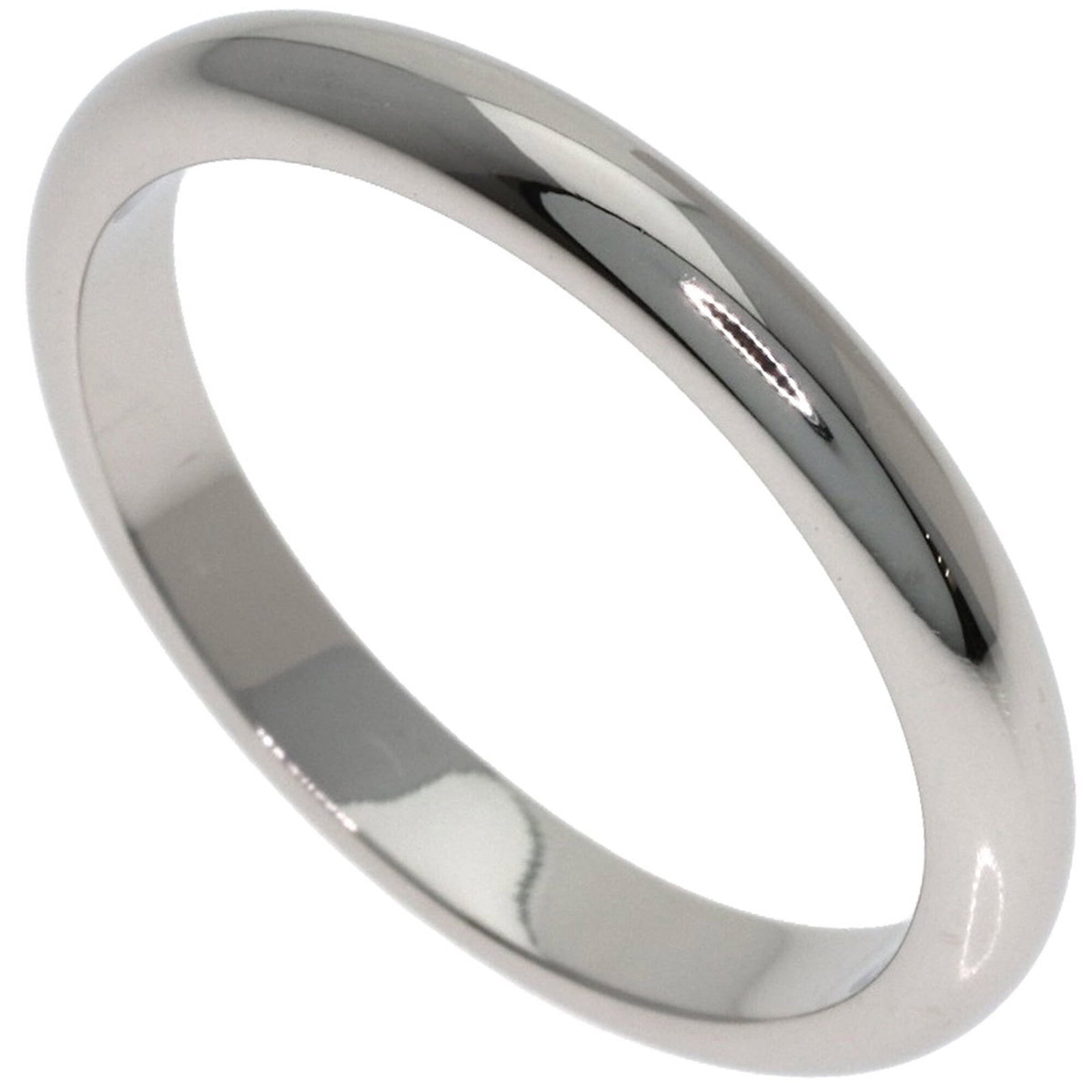 Ring in platinum 950 by Bvlgari: Ring in platinum 950 by Bvlgari Platinum 950 band ring by Bvlgari, with a sleek and sophisticated design. The item features a high-quality platinum construction and bears the signature of the
