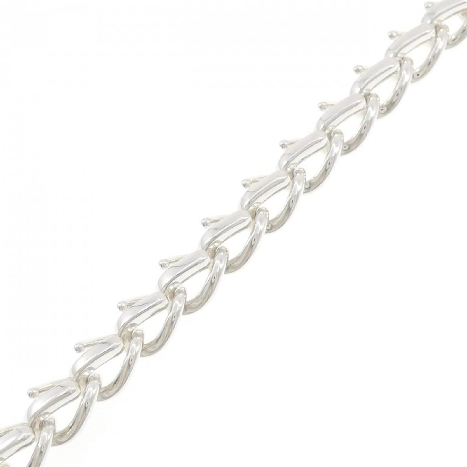 Charm Tiffany Bracelet 925 Silver: Charm Tiffany Bracelet 925 Silver Charm Tiffany Bracelet 925 Silver - A pre-owned, high-quality silver charm bracelet with a classic design. The 21cm length provides a comfortable fit, and the 925 sil