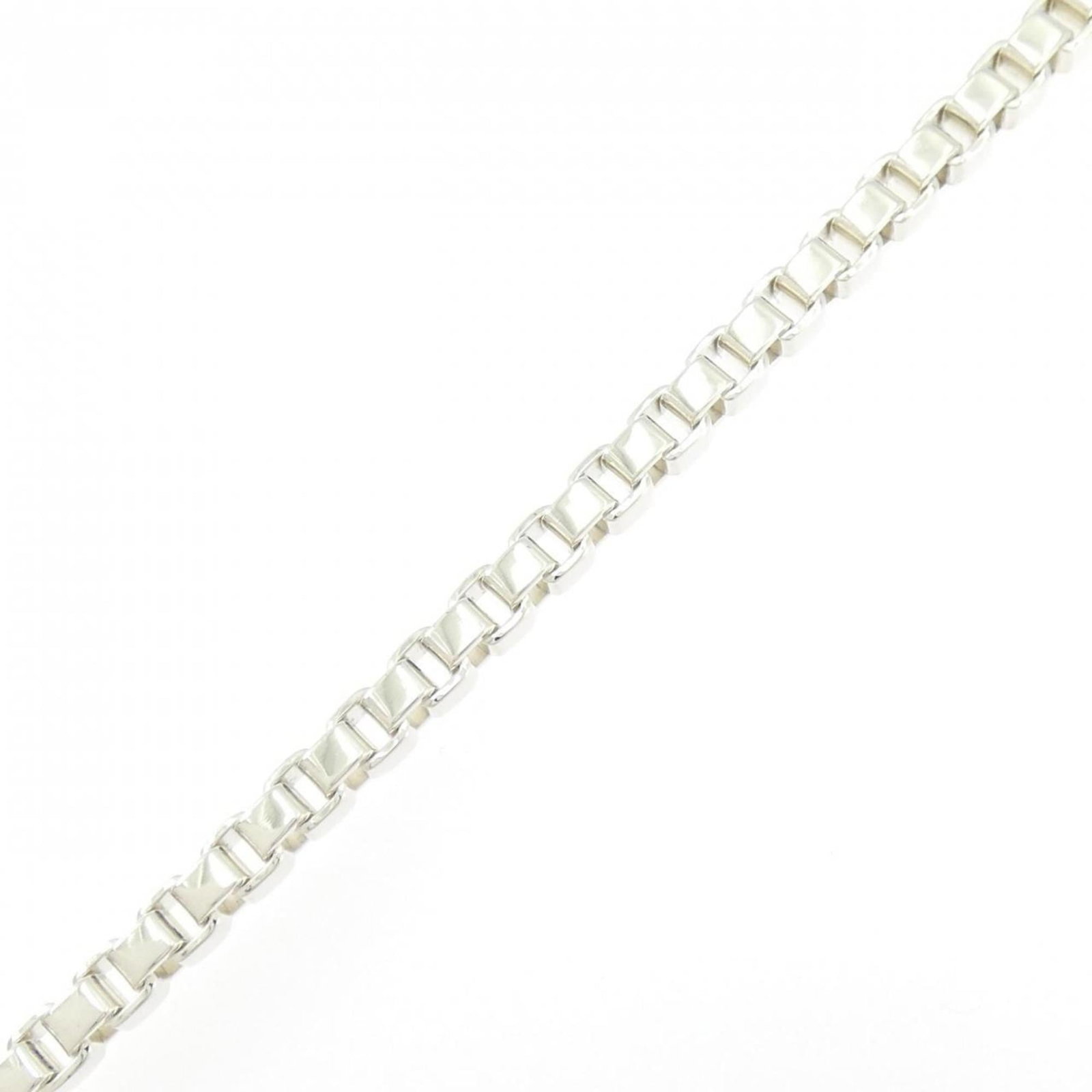 Charm Tiffany Bracelet 925 Silver: Charm Tiffany Bracelet 925 Silver Charm Tiffany Bracelet 925 Silver - A beautiful, like-new silver charm bracelet featuring the iconic Tiffany brand. Made from high-quality 925 silver, this delicate c