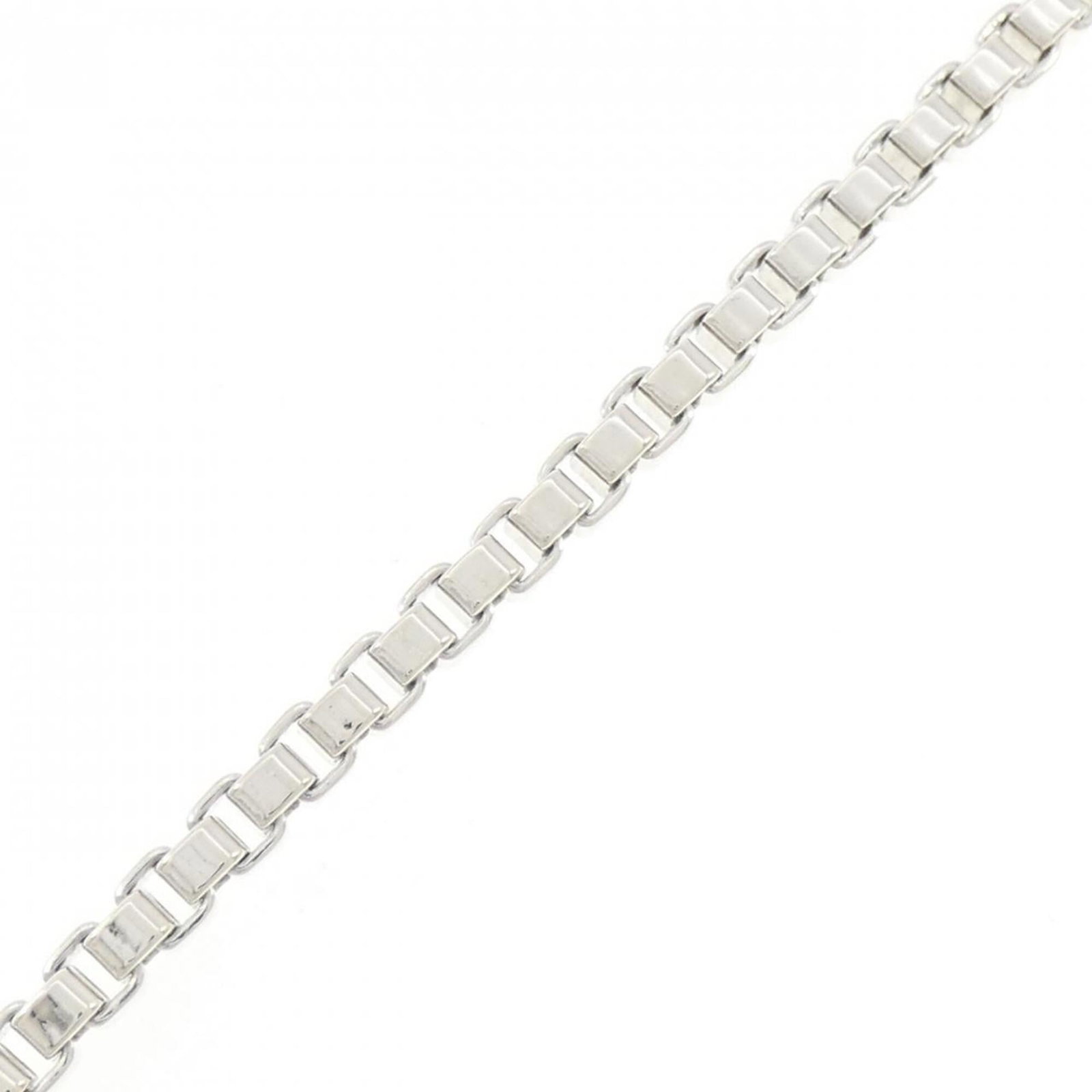 Charm Tiffany Bracelet 925 Silver: Charm Tiffany Bracelet 925 Silver Charm Tiffany Bracelet 925 Silver - A delicate and elegant charm bracelet made from high-quality 925 silver, featuring a classic design with a subtle charm. The brace