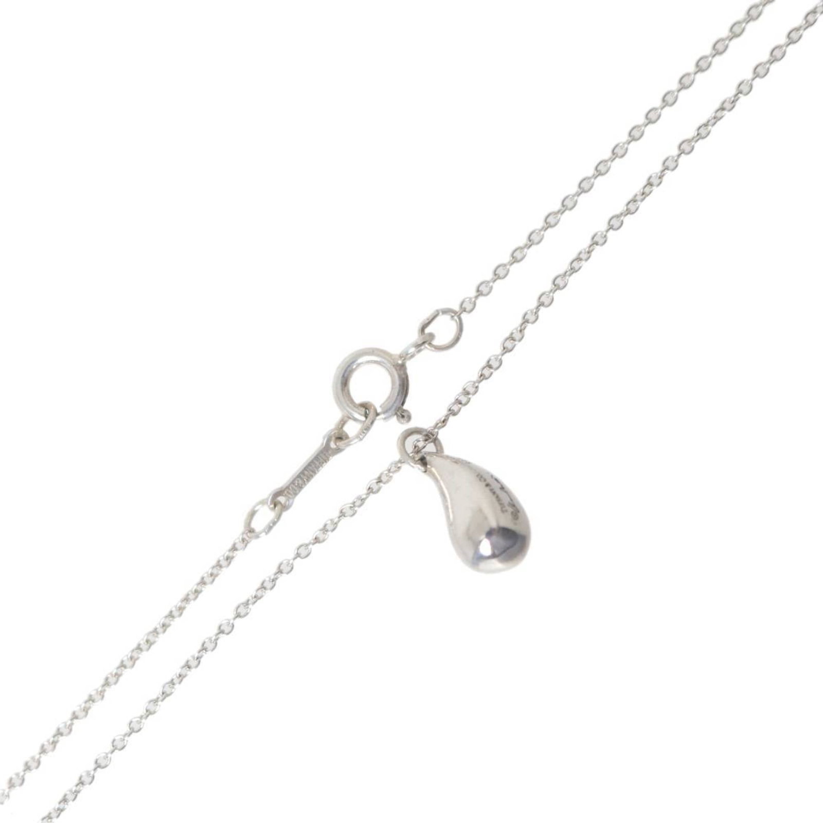 Tiffany & Co. Teardrop Necklace In Sv925 Sterling Silver: Tiffany & Co. Teardrop Necklace In Sv925 Sterling Silver Tiffany & Co. Teardrop Necklace In Sv925 Sterling Silver features a delicate 11mm x 5mm teardrop pendant suspended from a chain, showcasing