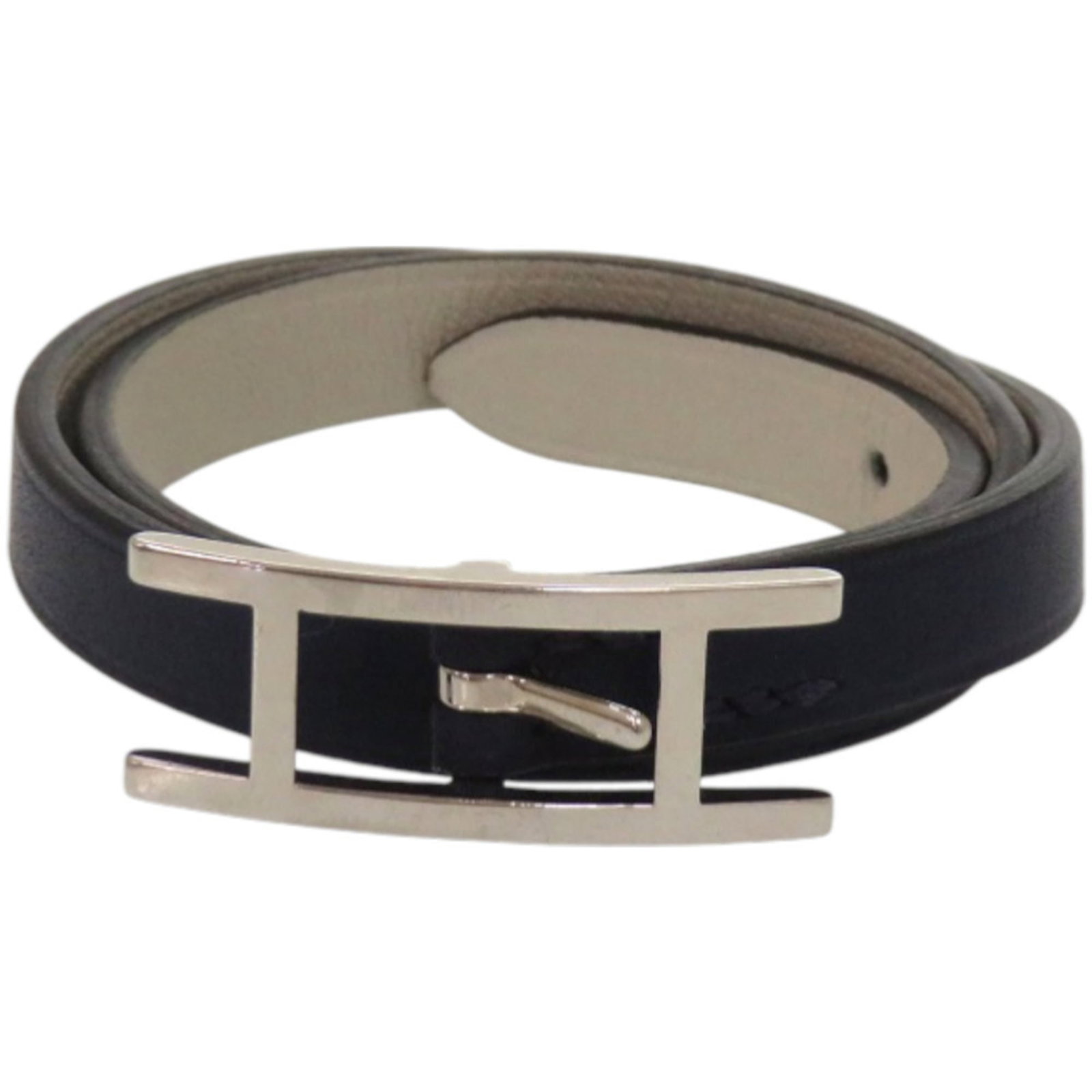 Hermes Leather Charm Swift Bracelet: Hermes Leather Charm Swift Bracelet Swift leather charm bracelet from Hermes, featuring a gray and navy color combination. The total length measures 37.5cm, making it a versatile accessory for everyda