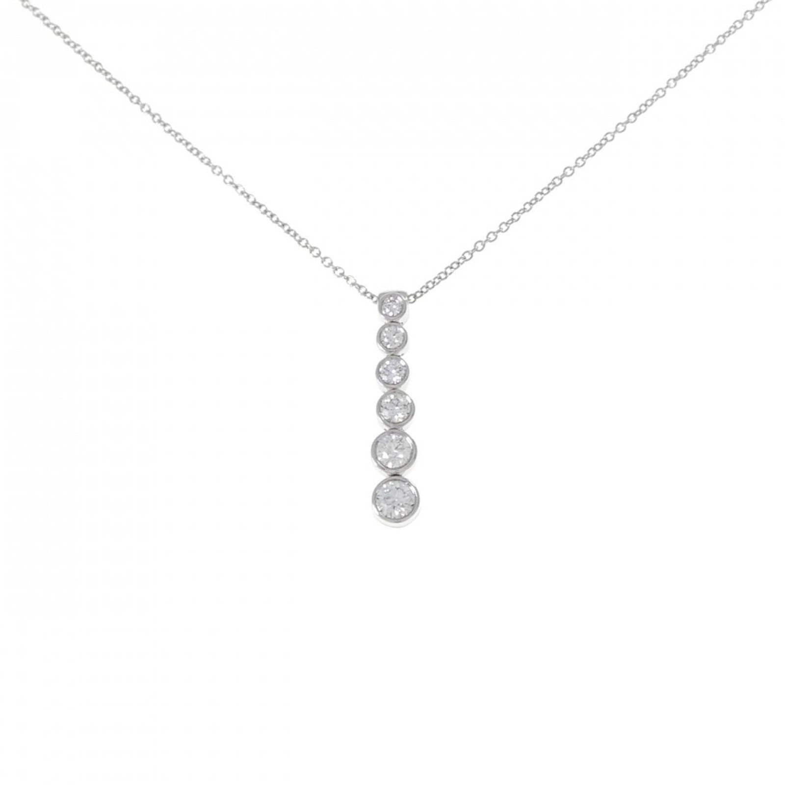 Jazz Drop Graduated Tiffany Necklace: Jazz Drop Graduated Tiffany Necklace Platinum Tiffany necklace featuring a diamond pendant, crafted with 950 platinum and weighing 4.7g, boasts elegant dimensions of 23mm x 4.5mm. The piece showcases