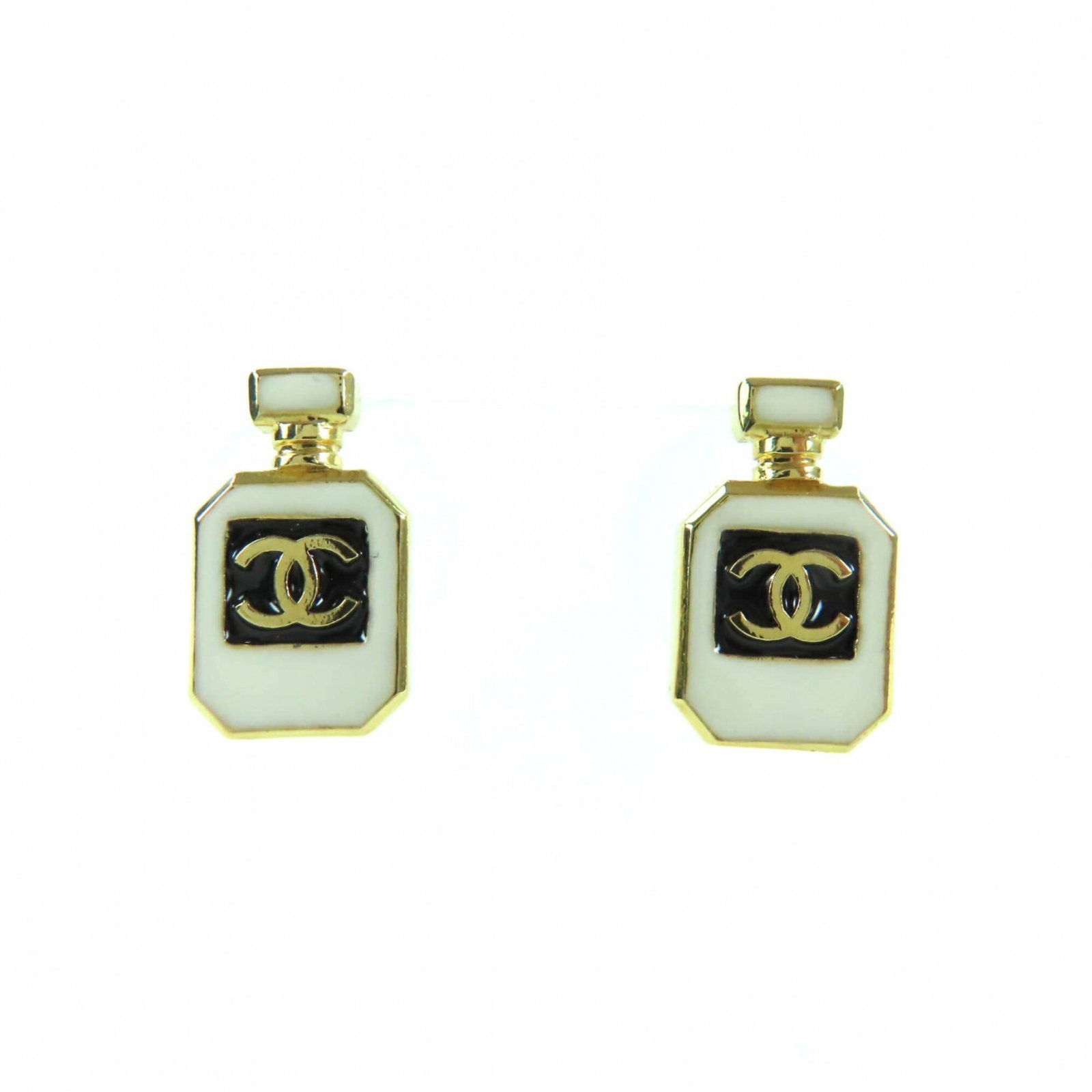 Chanel Stud Earrings: Chanel Stud Earrings Stud earrings with a sleek, gold finish from the renowned Chanel brand. Measuring 15.00mm x 8.00mm, these small yet striking pieces are a subtle addition to any outfit. In