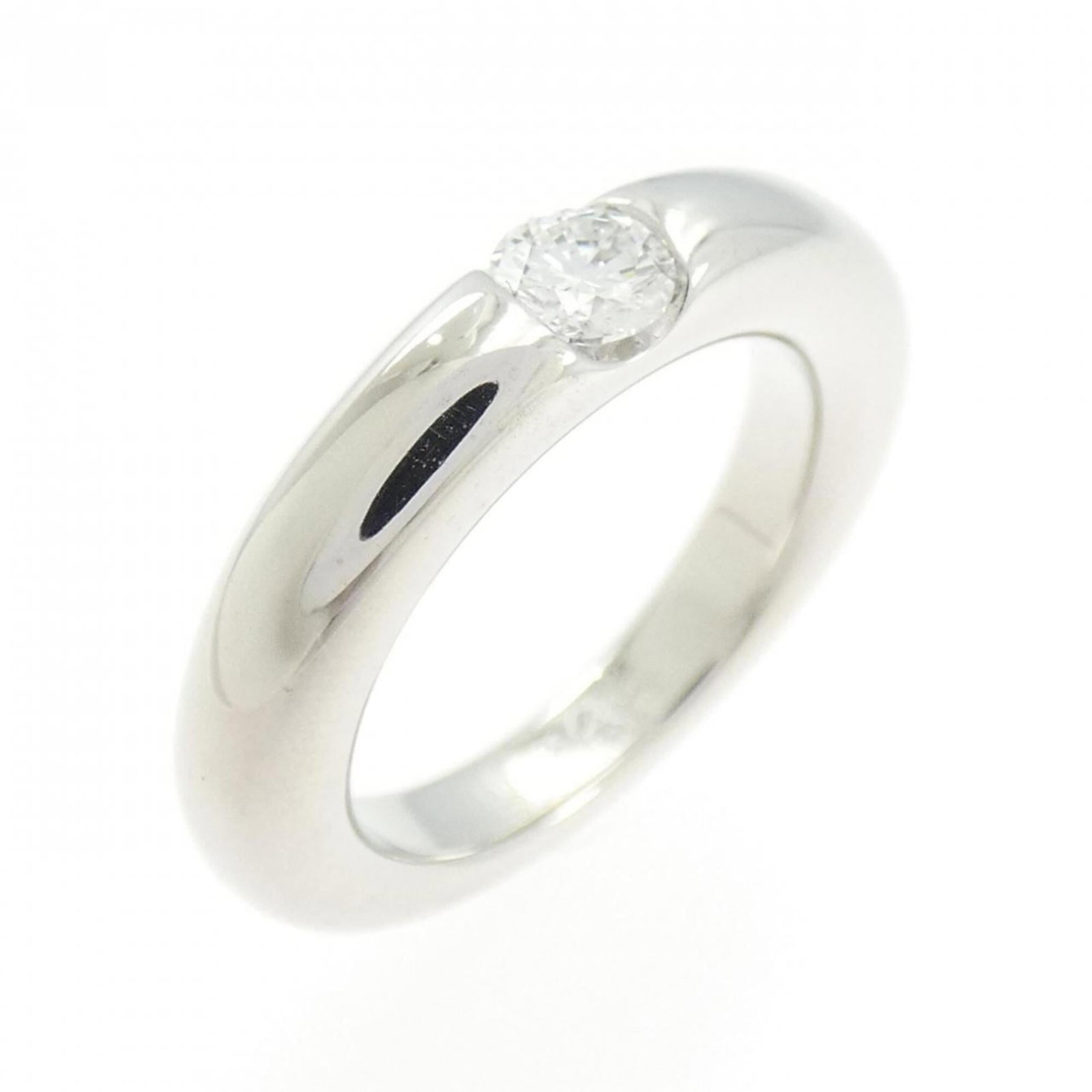White Gold Cartier Band Ring 18K: White Gold Cartier Band Ring 18K 18K White Gold Cartier Band Ring for Women - A Like New Condition, Refurbished Item with Minimal Signs of Use. This elegant band ring features a beautiful white gold s