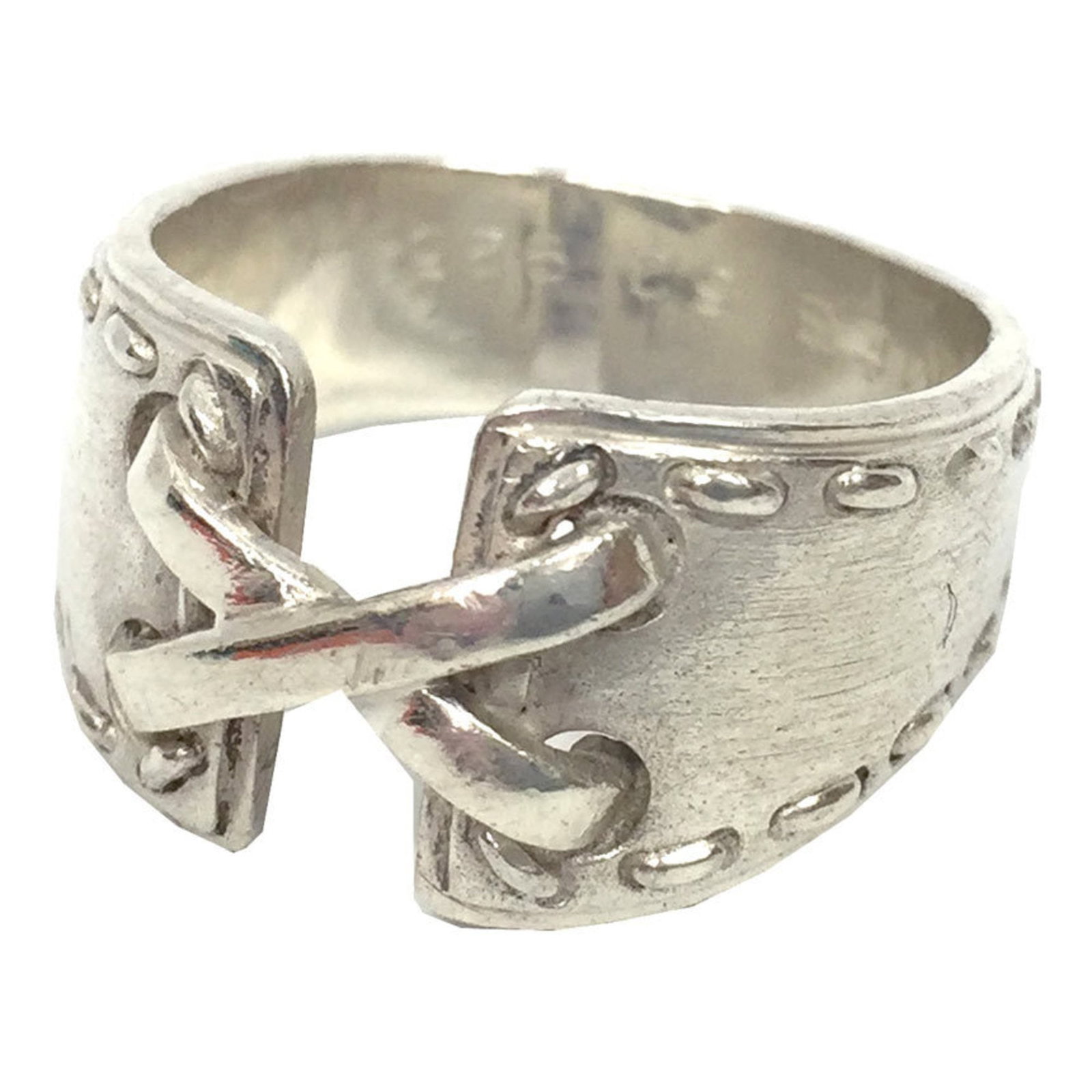 Ring Hermes Silver Band 925: Ring Hermes Silver Band 925 Silver band ring from Hermes, made from high-quality 925 silver. This used band ring shows some traces of usage and minor scratches, but remains in very good condition