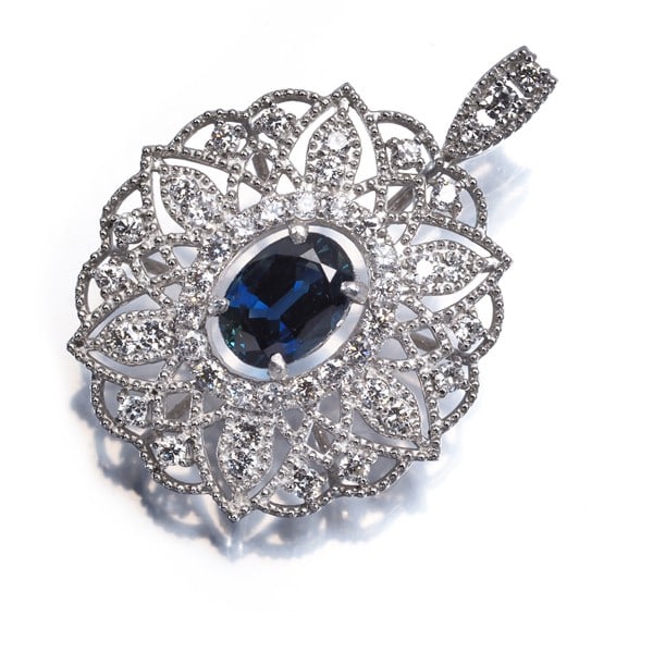 Sapphire 1.114Ct Diamond 0.485Ct Milgrain Pendant 950 Platinum: Sapphire 1.114Ct Diamond 0.485Ct Milgrain Pendant 950 Platinum 950 platinum pendant showcases a stunning sapphire, weighing 1.114 carats, alongside a smaller diamond, measuring 0.485 carats. The