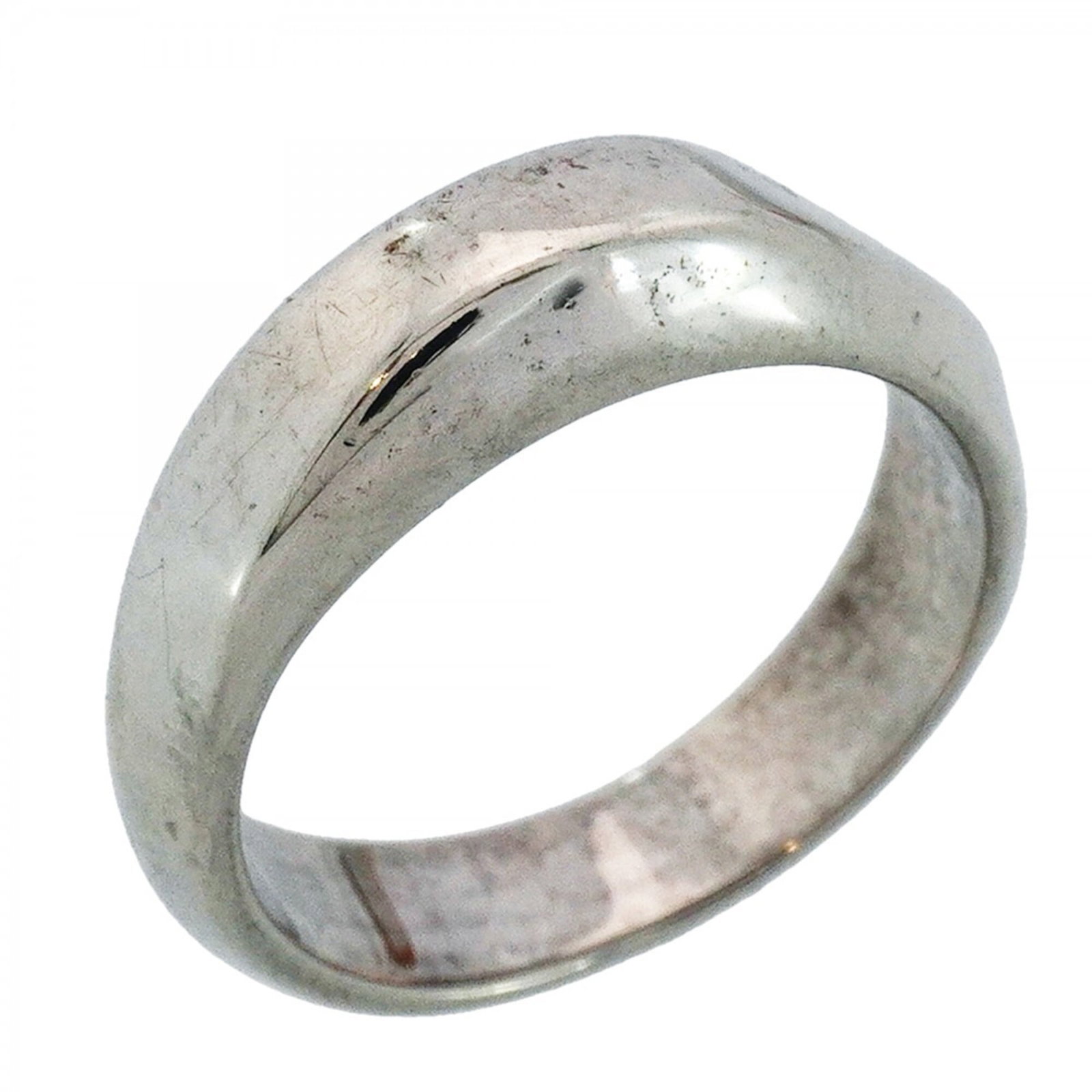 Tiffany Band Ring Silver 925: Tiffany Band Ring Silver 925 Silver 925 band ring from Tiffany, featuring a classic design with subtle wear from previous use. The item bears traces of usage and minor scratches, but remains in good
