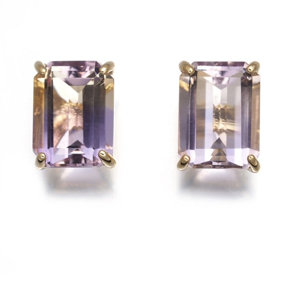 Ametrine Solitaire Earrings 18K 750 Yellow Gold: Ametrine Solitaire Earrings 18K 750 Yellow Gold 18k yellow gold stud earrings showcase a stunning ametrine stone, crafted in its natural state. The simplicity and elegance of these earrings make them