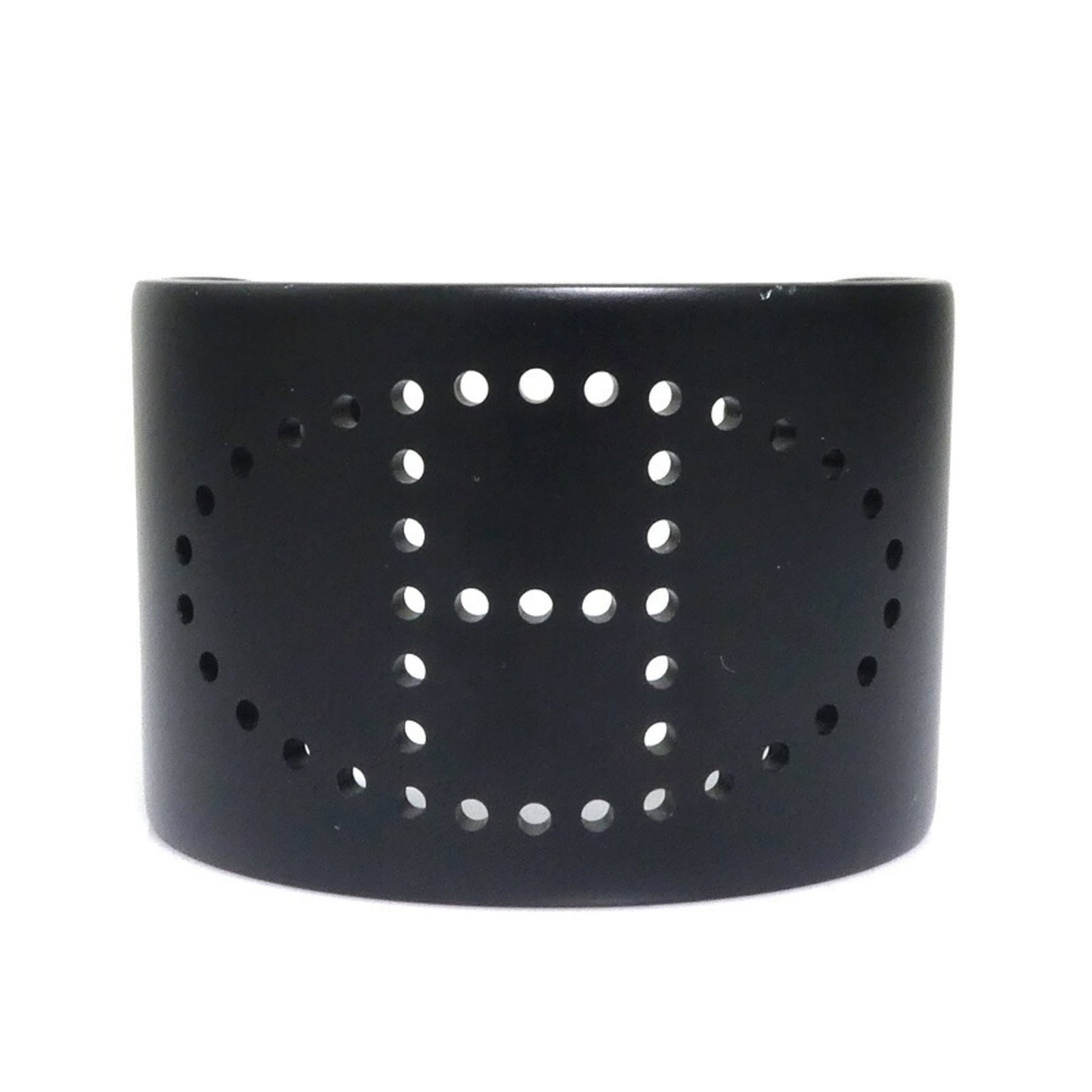 Aluminum Bangle Hermes: Aluminum Bangle Hermes Item Specifics: Brand: Hermes Type: Bangle Gender: Women Material: Aluminum Color: Black Length: 15cm / 5.9'' Width: 4cm / 1.57'' Condition: Used (good), Traces of usage,