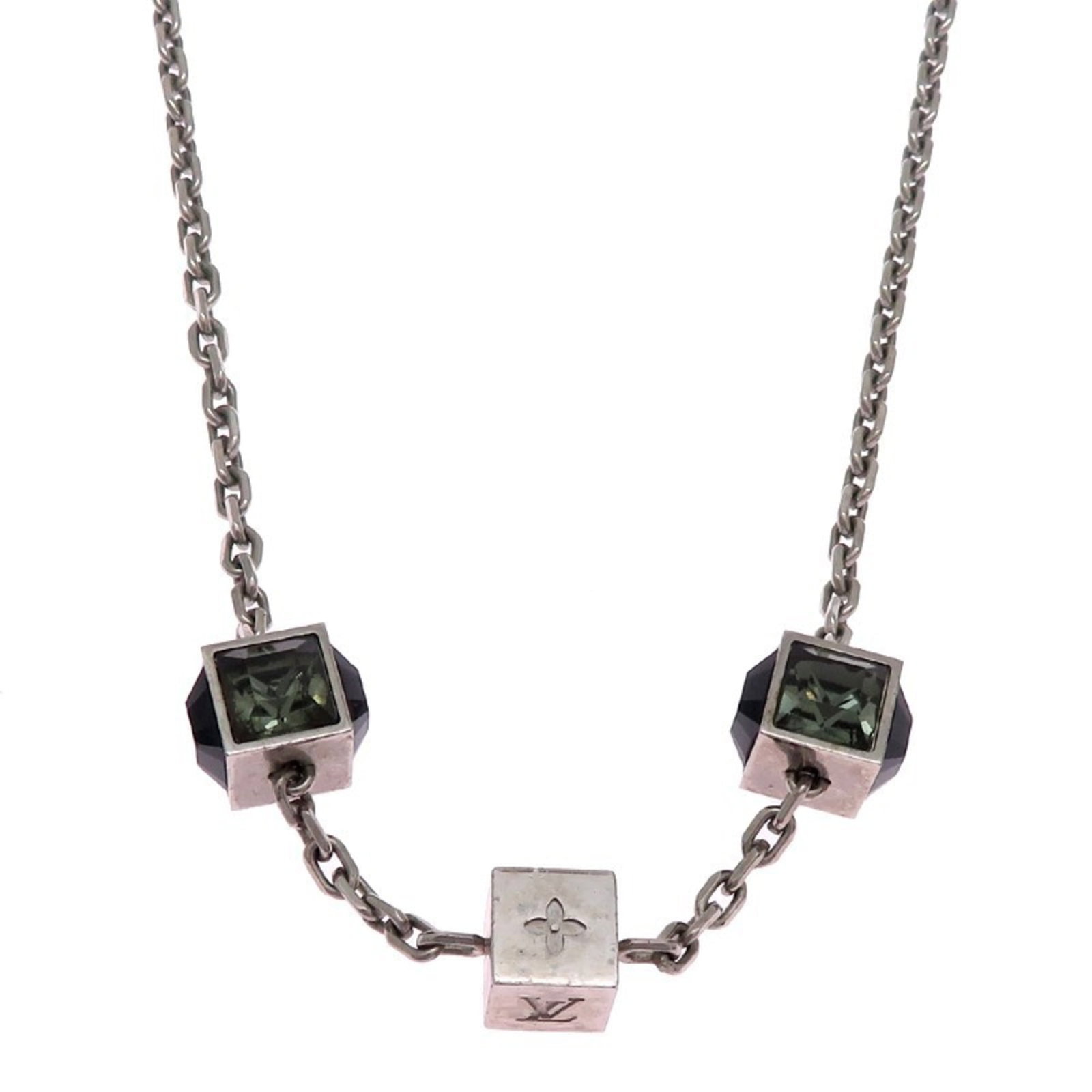 Louis Vuitton Gamble Necklace M66927 Metal Women's: Louis Vuitton Gamble Necklace M66927 Metal Women's The Louis Vuitton Gamble Necklace M66927 Metal Women's features a metal design with a 43-48 cm adjustable neck circumference and a width of 2mm. This