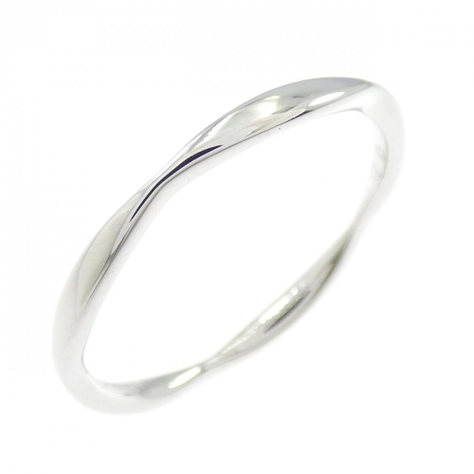 Ring from Chanel: Ring from Chanel Platinum band ring from Chanel, featuring a sleek and modern design with a subtle width of 2mm. This used ring shows some signs of wear, including a few scratches and minor dirt