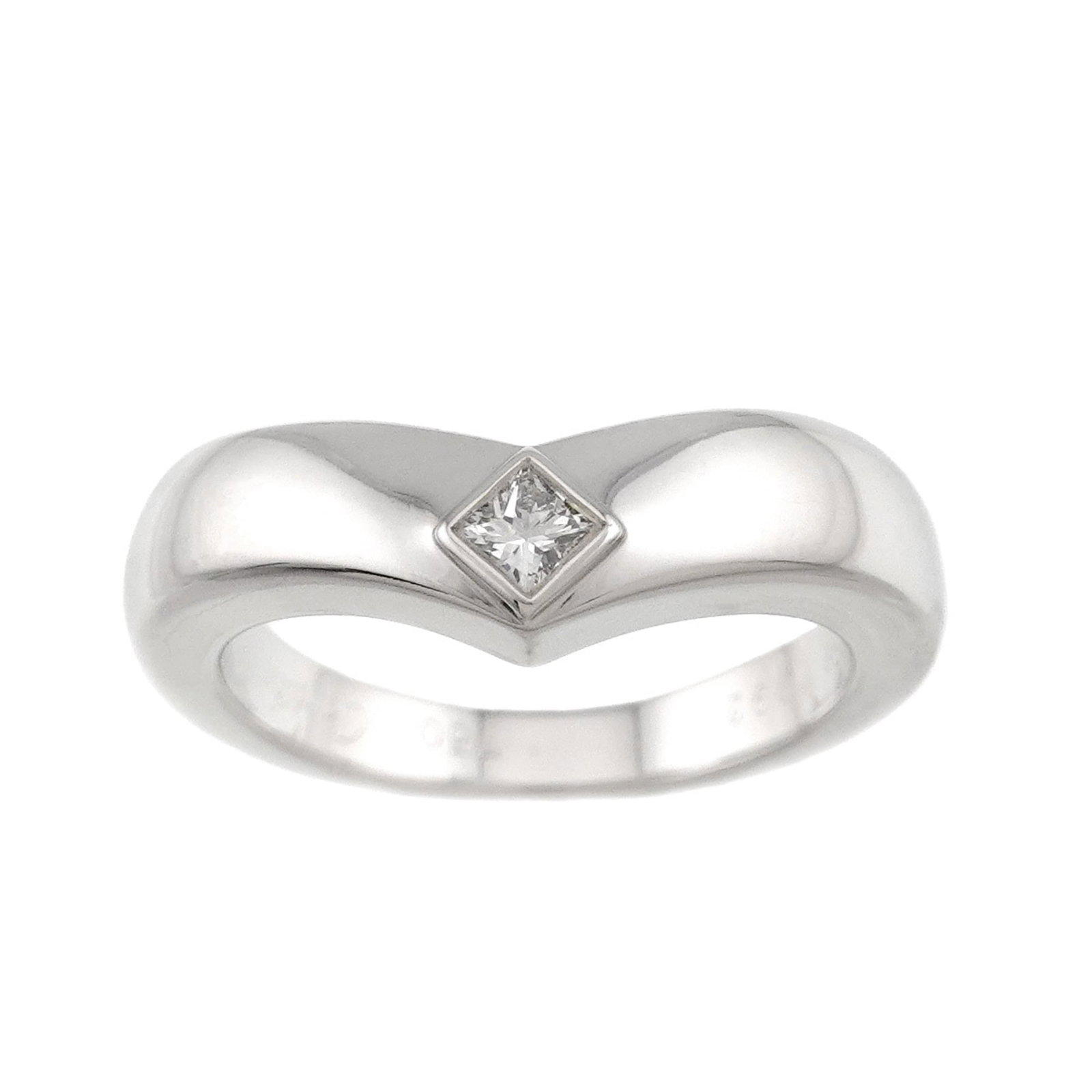 White Gold Cartier Band Ring 18K: White Gold Cartier Band Ring 18K White Gold Cartier Band Ring 18K features an 18k white gold band, bearing the iconic Cartier brand. This women's ring has been carefully maintained and shows hardly an