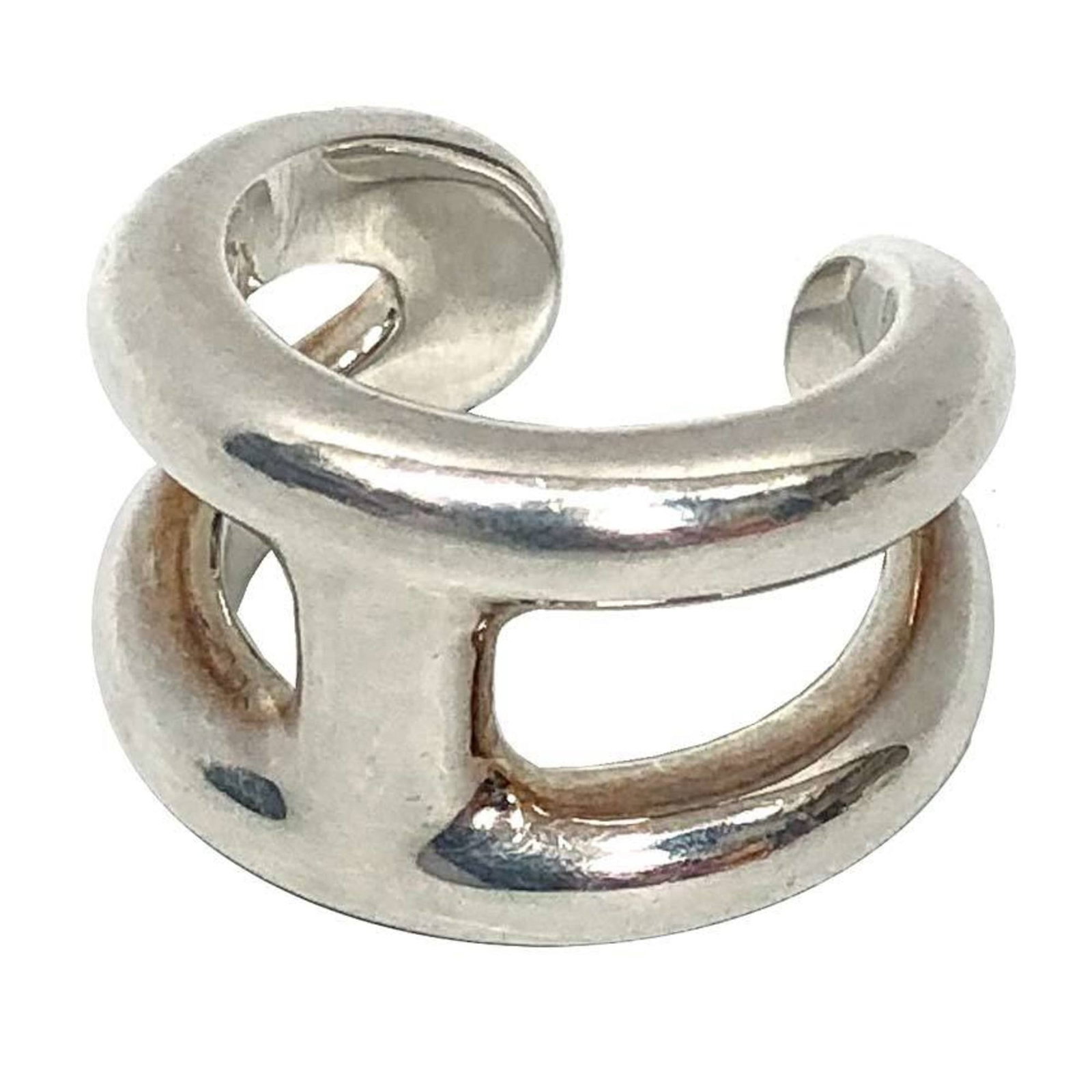 Ring Hermes Silver Band 925: Ring Hermes Silver Band 925 Silver band from Hermes, made from 925 sterling silver. The ring bears some minor scratches and traces of usage, but remains in very good condition. A few imperfections add