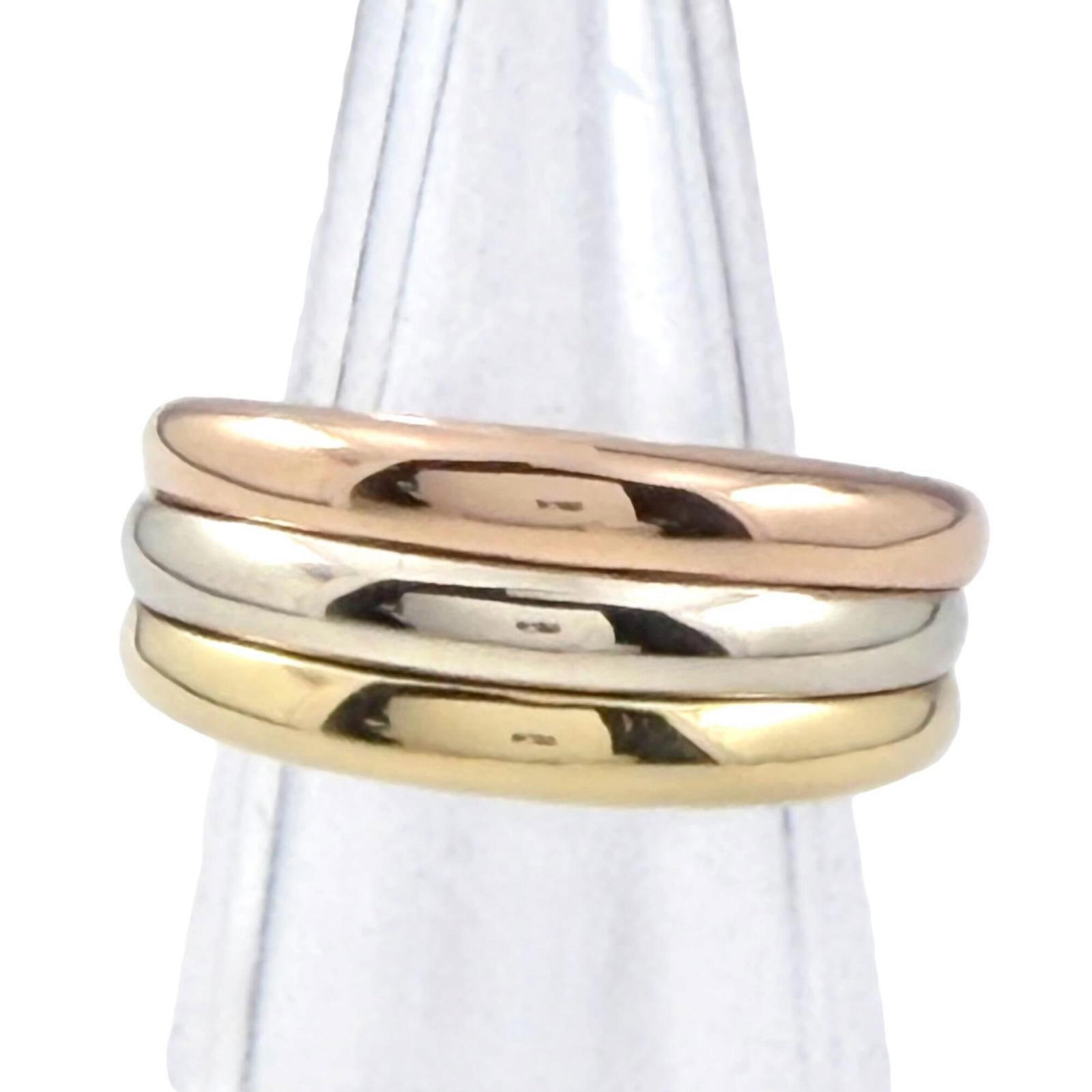 Cartier Band Ring: Cartier Band Ring Pink Gold Cartier Band Ring, featuring a classic design with subtle elegance. This used item has hardly any traces of usage and retains its like-new condition, making it a great opti