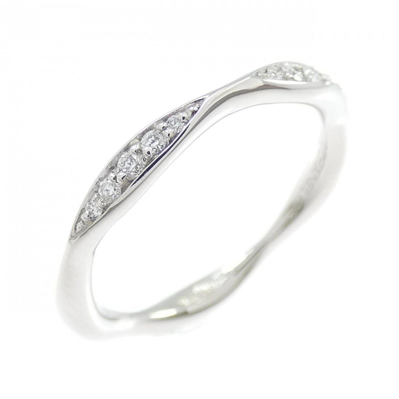 Chanel Band Ring Platinum 950: Chanel Band Ring Platinum 950 Platinum 950 band ring from Chanel features a diamond stone, crafted in high-quality platinum. The ring bears a signature and is made with durable materials, showcasing a