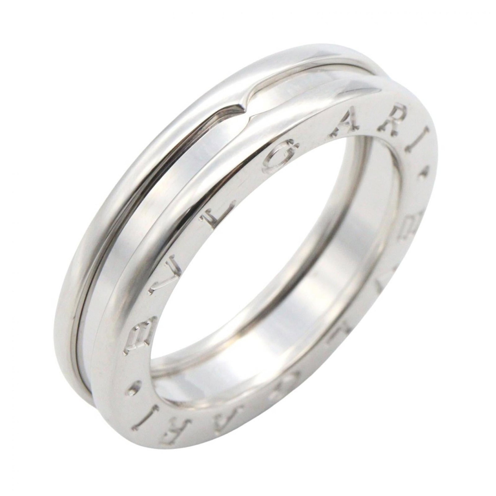 Bvlgari Band Ring White Gold (18K): Bvlgari Band Ring White Gold (18K) Bvlgari Band Ring White Gold (18K) features a sleek design in silver, crafted from high-quality white gold. This 18K band ring has been carefully maintained and
