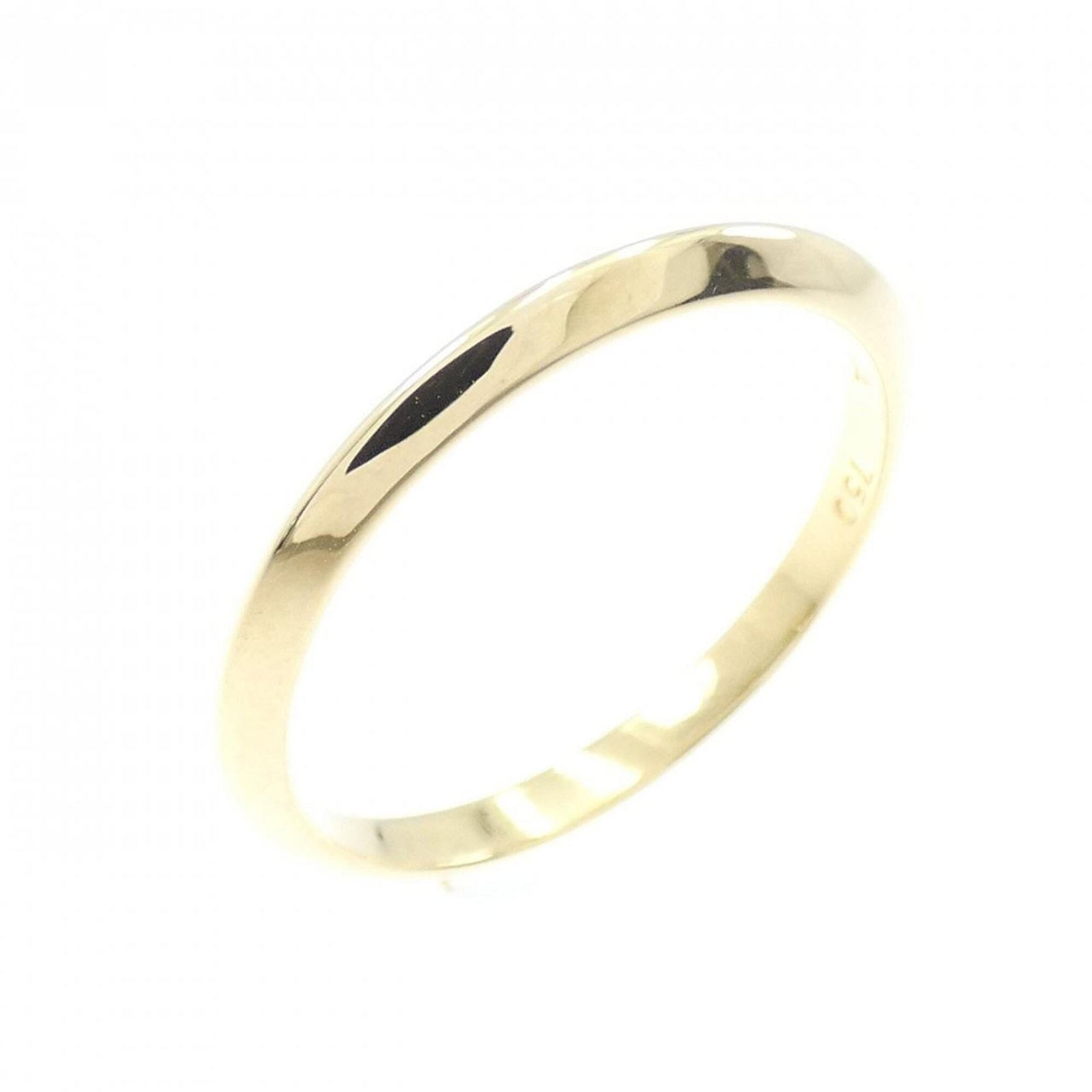 Tiffany Ring Gold Yellow 18K: Tiffany Ring Gold Yellow 18K This Tiffany ring in yellow gold (18K) boasts a classic design with a subtle elegance. With its 4 size, it's designed to fit comfortably on the finger. The item bears a fe