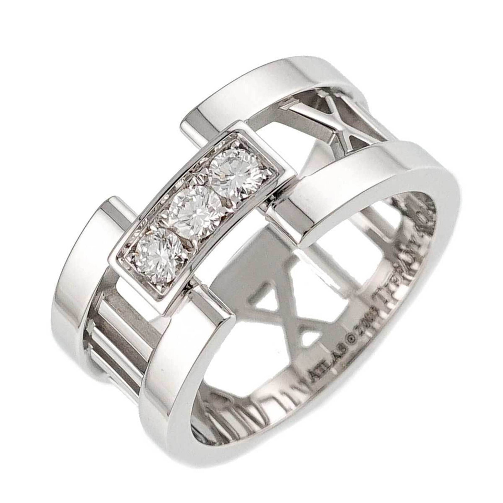 Tiffany Band Ring White Gold (18K): Tiffany Band Ring White Gold (18K) Used (like new), Hardly any traces of usage, Tiffany Band Ring in White Gold (18K) features a classic design that exudes timeless elegance. This 18K white gold band