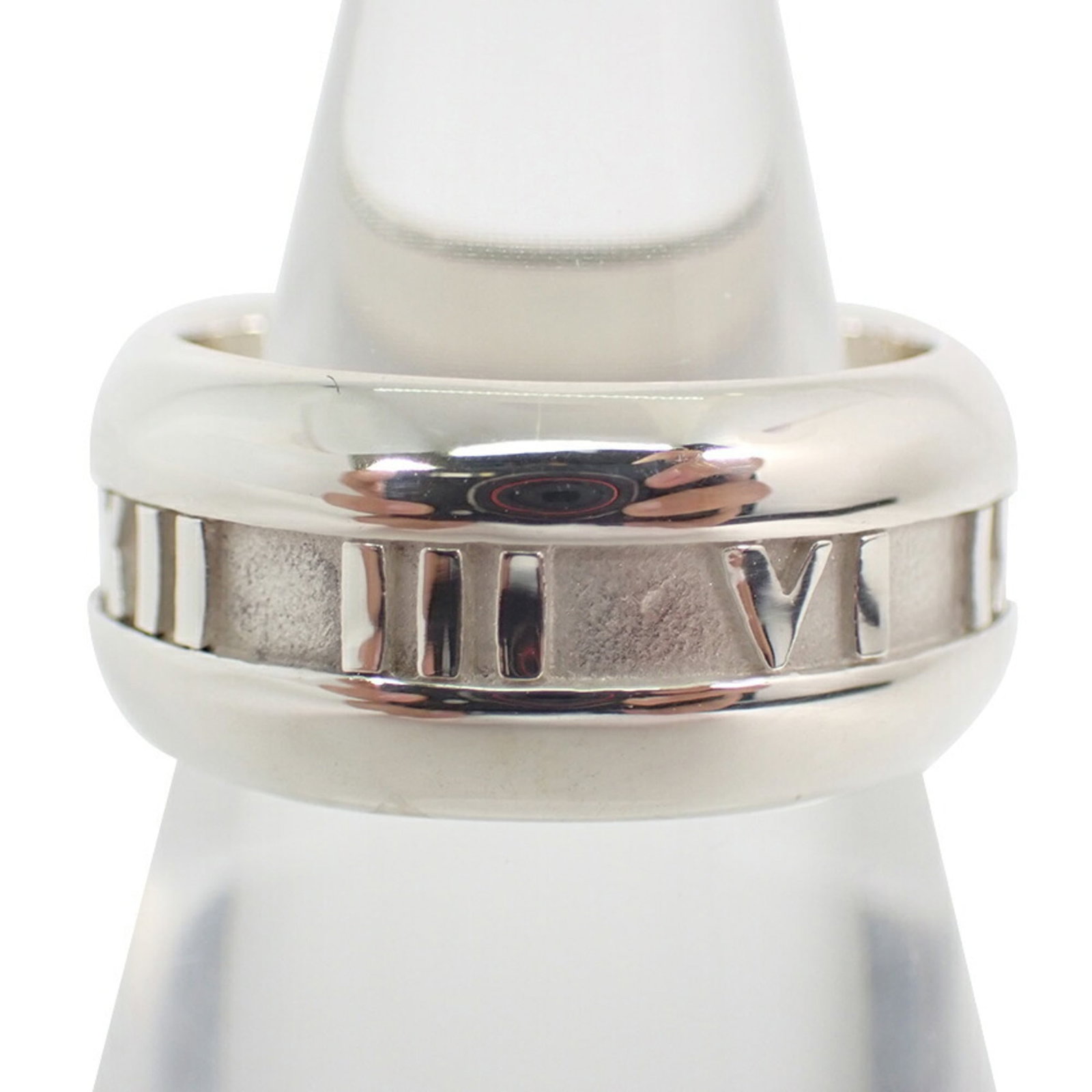 Sterling Silver Ring Tiffany Band: Sterling Silver Ring Tiffany Band Sterling silver Tiffany band ring in excellent condition, with hardly any signs of wear. This beautiful piece features the iconic Tiffany brand and is made from