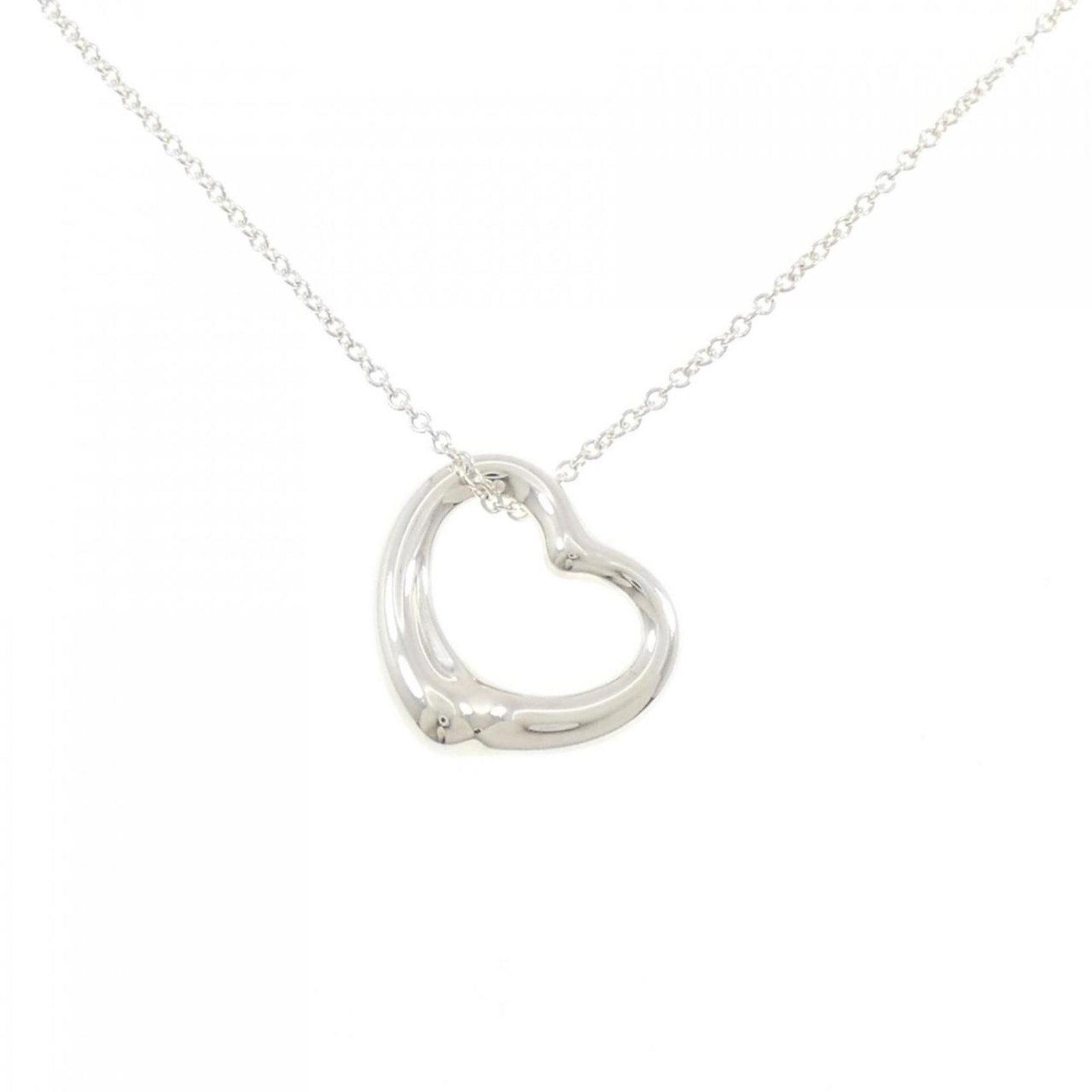 Heart Open Tiffany Necklace: Heart Open Tiffany Necklace Silver 925 Heart Open Tiffany Necklace, featuring a pendant with a 21.3mm x 20.7mm size and a 41 cm / 16.14'' adjustable neck circumference, bears a few traces of usage wit