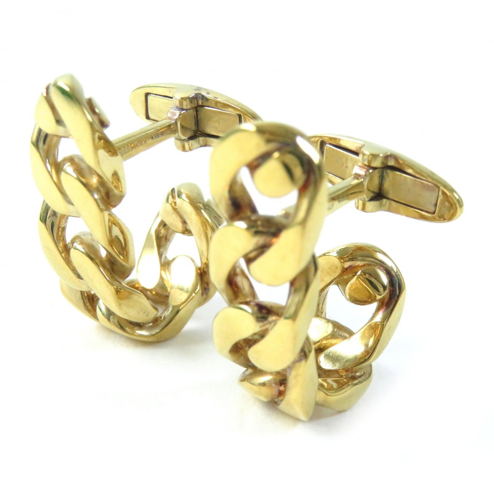 Bottega Veneta Cufflinks Silver 925: Bottega Veneta Cufflinks Silver 925 Bottega Veneta Cufflinks Silver 925 - A stylish and elegant accessory for formal occasions, these cufflinks feature a gold finish made from high-quality silver 925