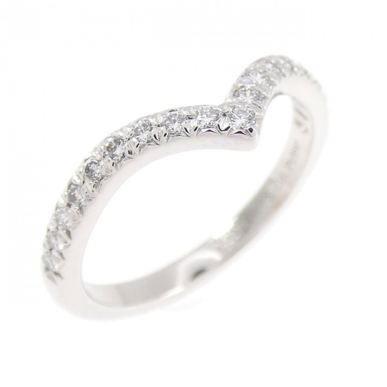 Platinum ring by Tiffany band: Platinum ring by Tiffany band Platinum ring by Tiffany features a diamond stone set in a high-quality band. The item has some minor scratches and dirt, but remains in very good condition overall. It b