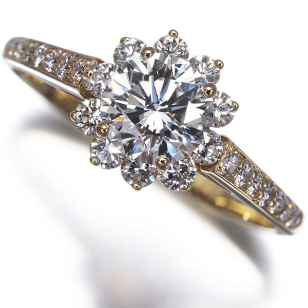 Tiffany&Co. Ring Diamond 0.8Ct Flower Us7.75 18K 750 Yellow Gold: Tiffany&Co. Ring Diamond 0.8Ct Flower Us7.75 18K 750 Yellow Gold Tiffany & Co. signature on the ring, paired with a stunning natural diamond weighing 0.8 carats in a beautiful flower shape, set in 18K