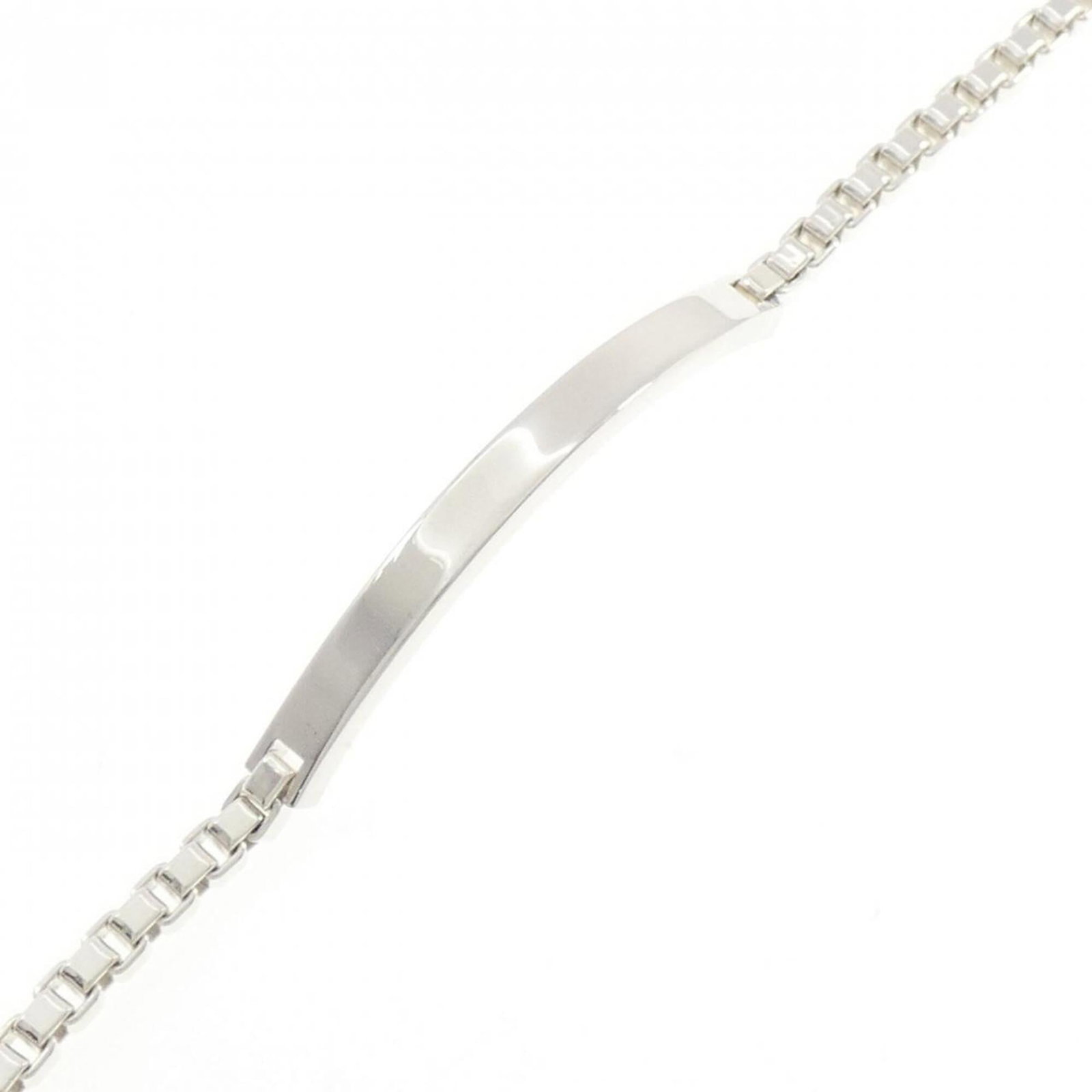 Charm Tiffany Bracelet 925 Silver: Charm Tiffany Bracelet 925 Silver Charm Tiffany Bracelet 925 Silver - A pre-owned, high-quality silver charm bracelet featuring the iconic Tiffany brand, with a length of 18.5cm and made from durable 