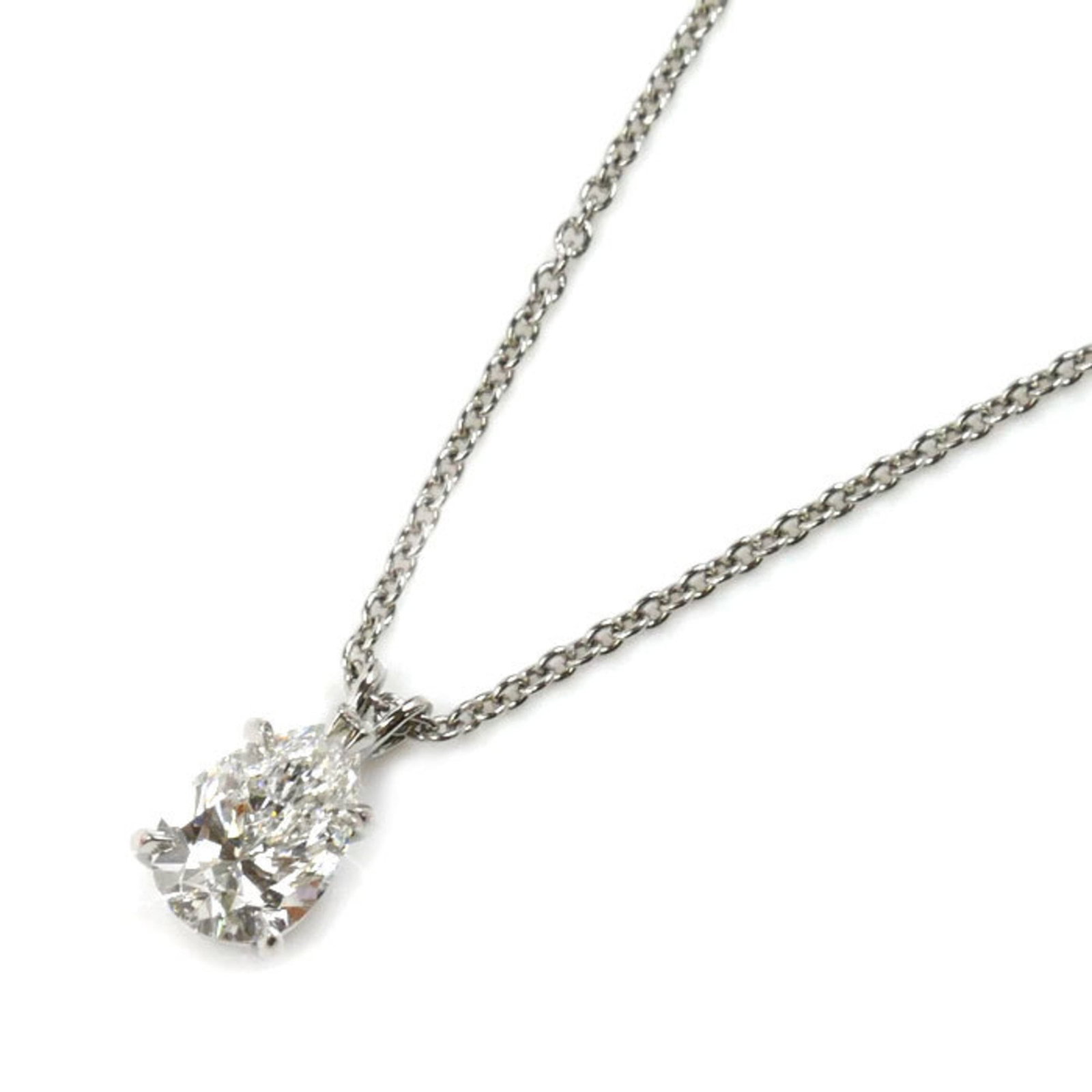 Harry Winston Harry Winston Pt950 Platinum Solitaire Necklace Pidpps007Si Diamond 0.70Ct 3.3G 40Cm: Harry Winston Harry Winston Pt950 Platinum Solitaire Necklace Pidpps007Si Diamond 0.70Ct 3.3G 40Cm Platinum solitaire necklace featuring a 0.70ct diamond, set in platinum 950. The necklace boasts a cl