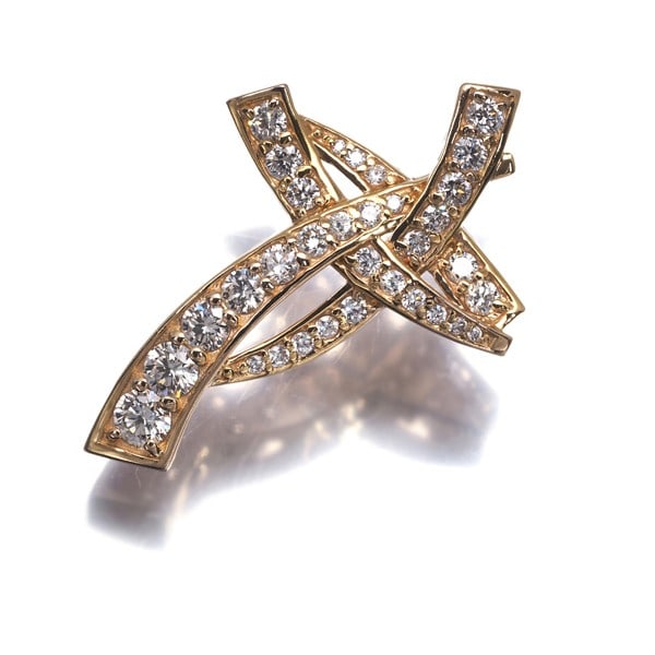 Gem Castle Yukizaki Pendant Diamond 0.50Ct Le Petite Main Cross 18K Rg: Gem Castle Yukizaki Pendant Diamond 0.50Ct Le Petite Main Cross 18K Rg Rose gold pendant with a natural diamond, weighing 0.50 carats, set in a cross design within the Le Petite Main collection by Gem