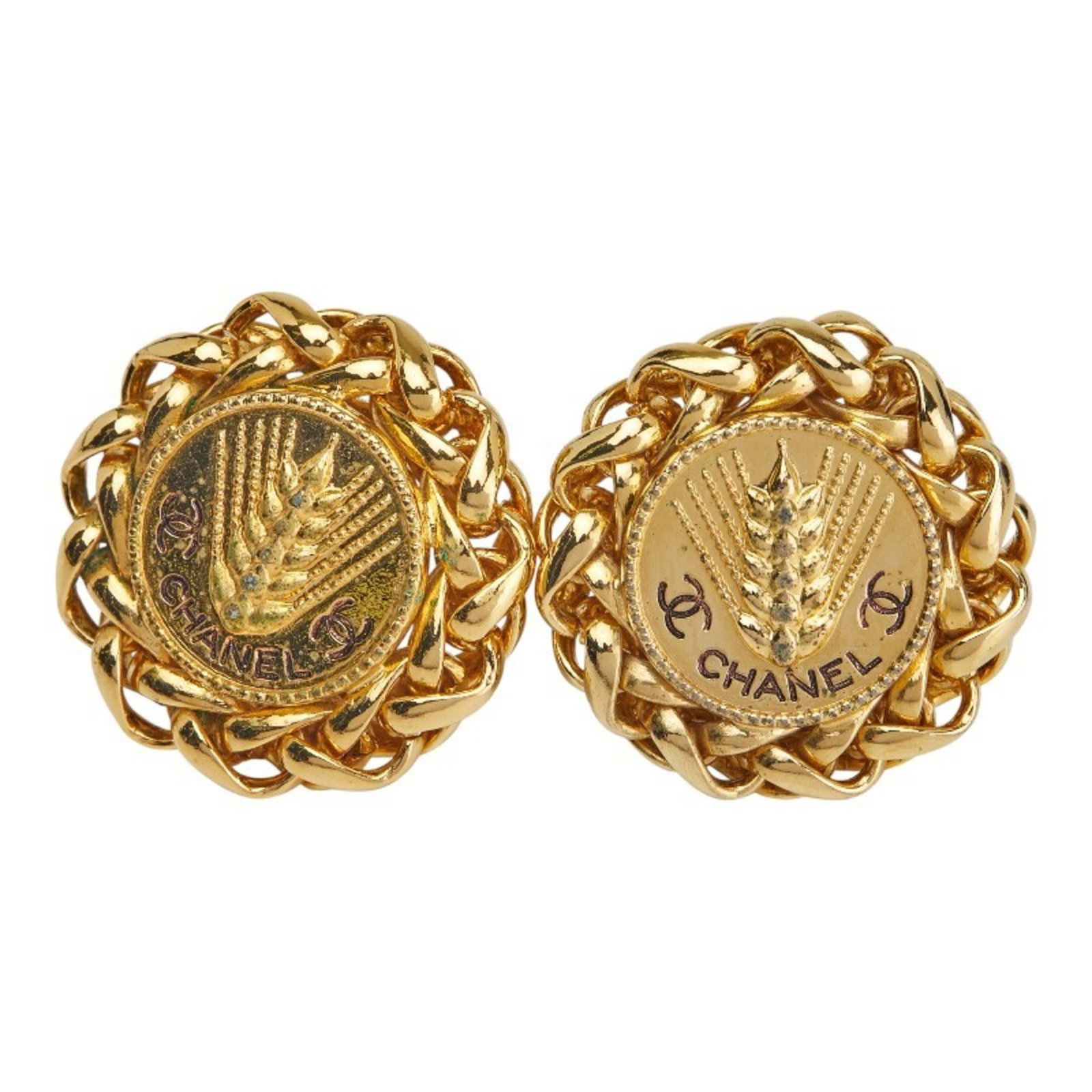 Chanel Clip Earrings: Chanel Clip Earrings Gold clip earrings from the iconic Chanel brand, featuring a classic design with subtle wear and minor scratches. The earrings measure 34.90mm x 34.90mm in size and are made of