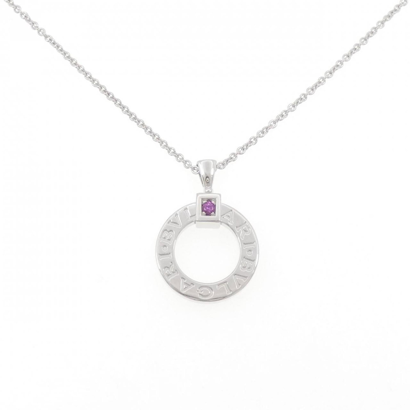 Bvlgari Sapphire Necklace: Bvlgari Sapphire Necklace Bvlgari Sapphire Necklace in White Gold, featuring a stunning sapphire pendant with a 42-50 cm adjustable neck circumference. The necklace boasts a classic design with a